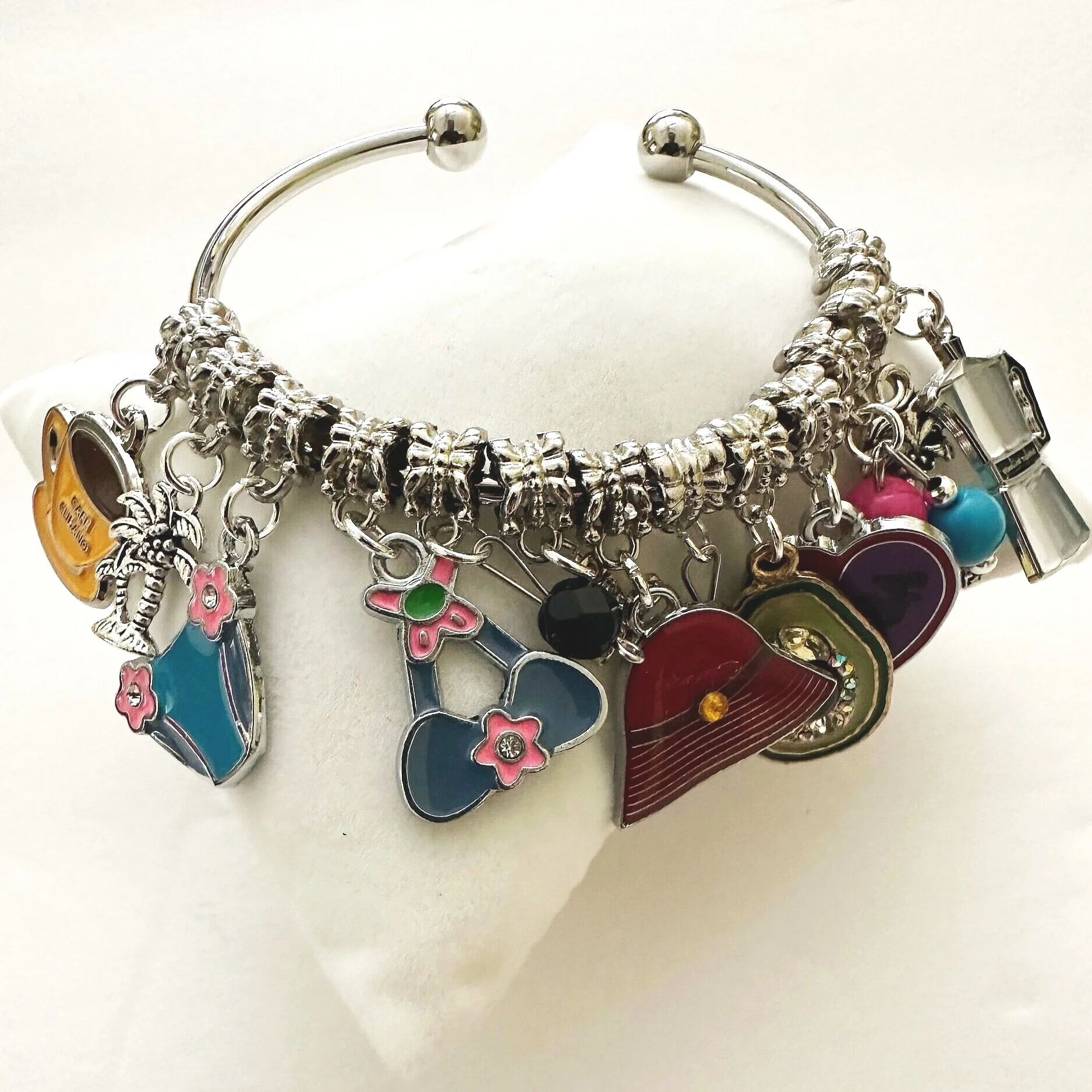 8D763246-69C2-4A1C-AE79-B1FEA5C4C858