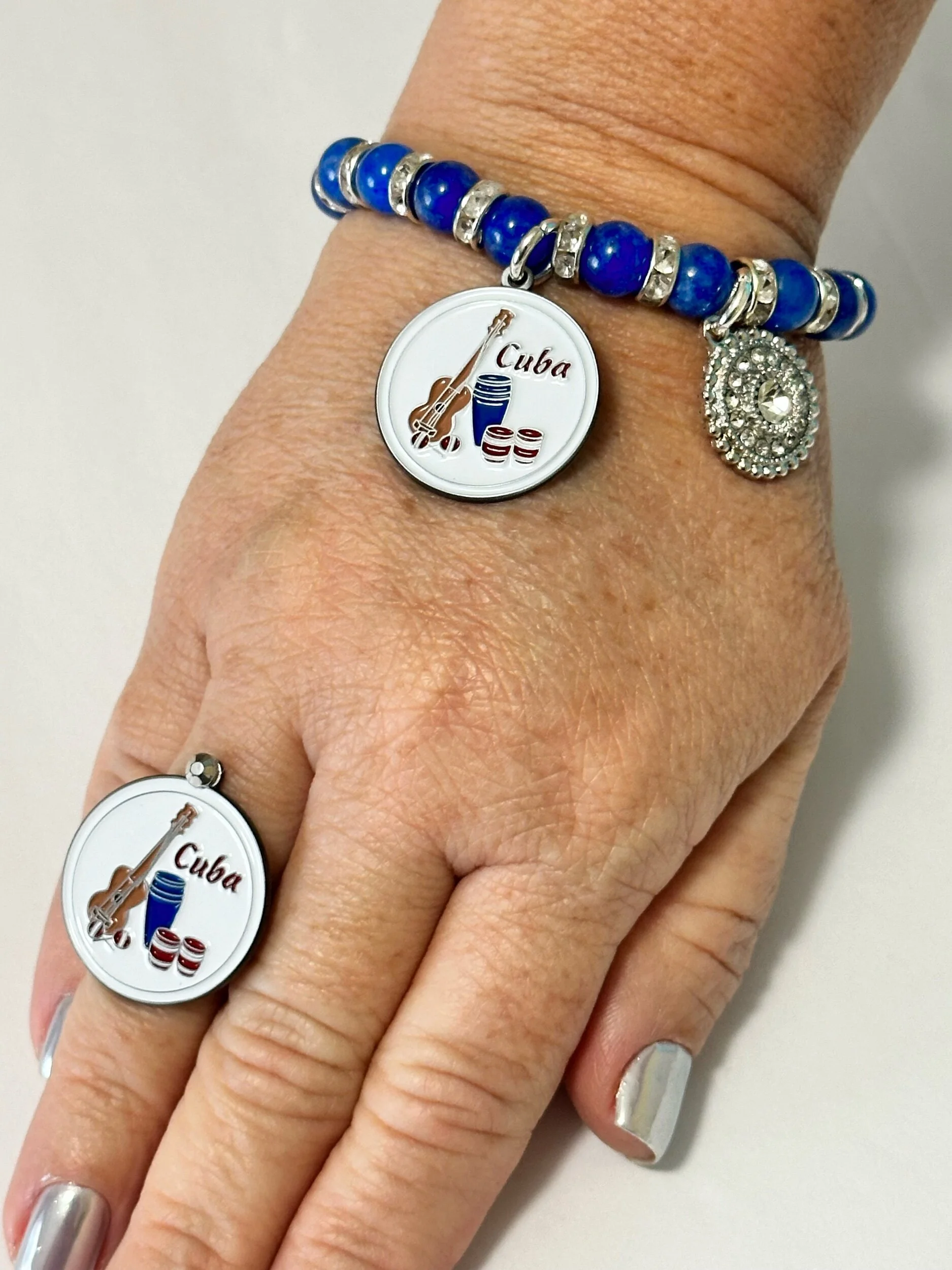 7F473653-CA40-4EA7-9BE9-DF13EBF89626