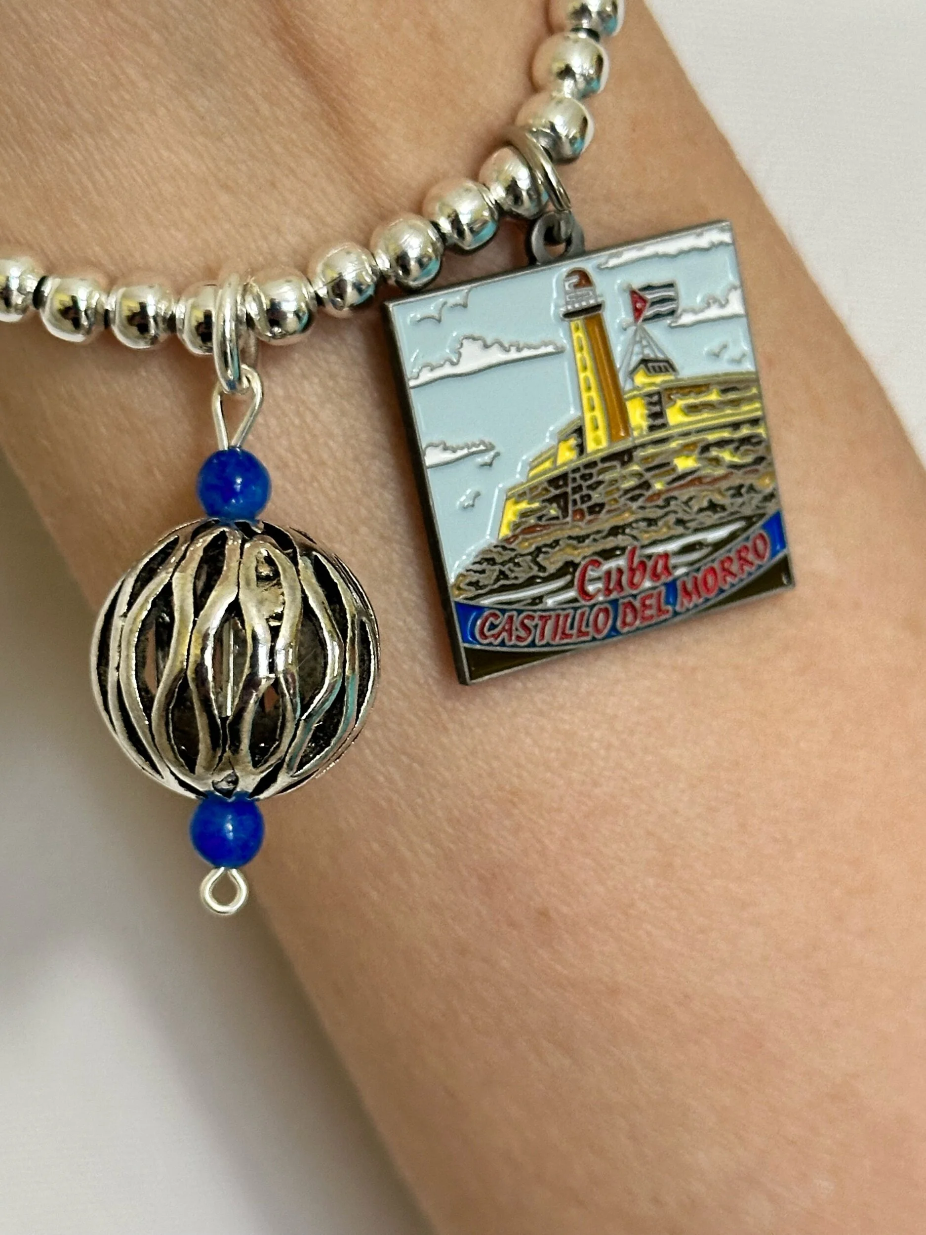 C974ECC6-7907-4F39-9D9E-4B82338B203E