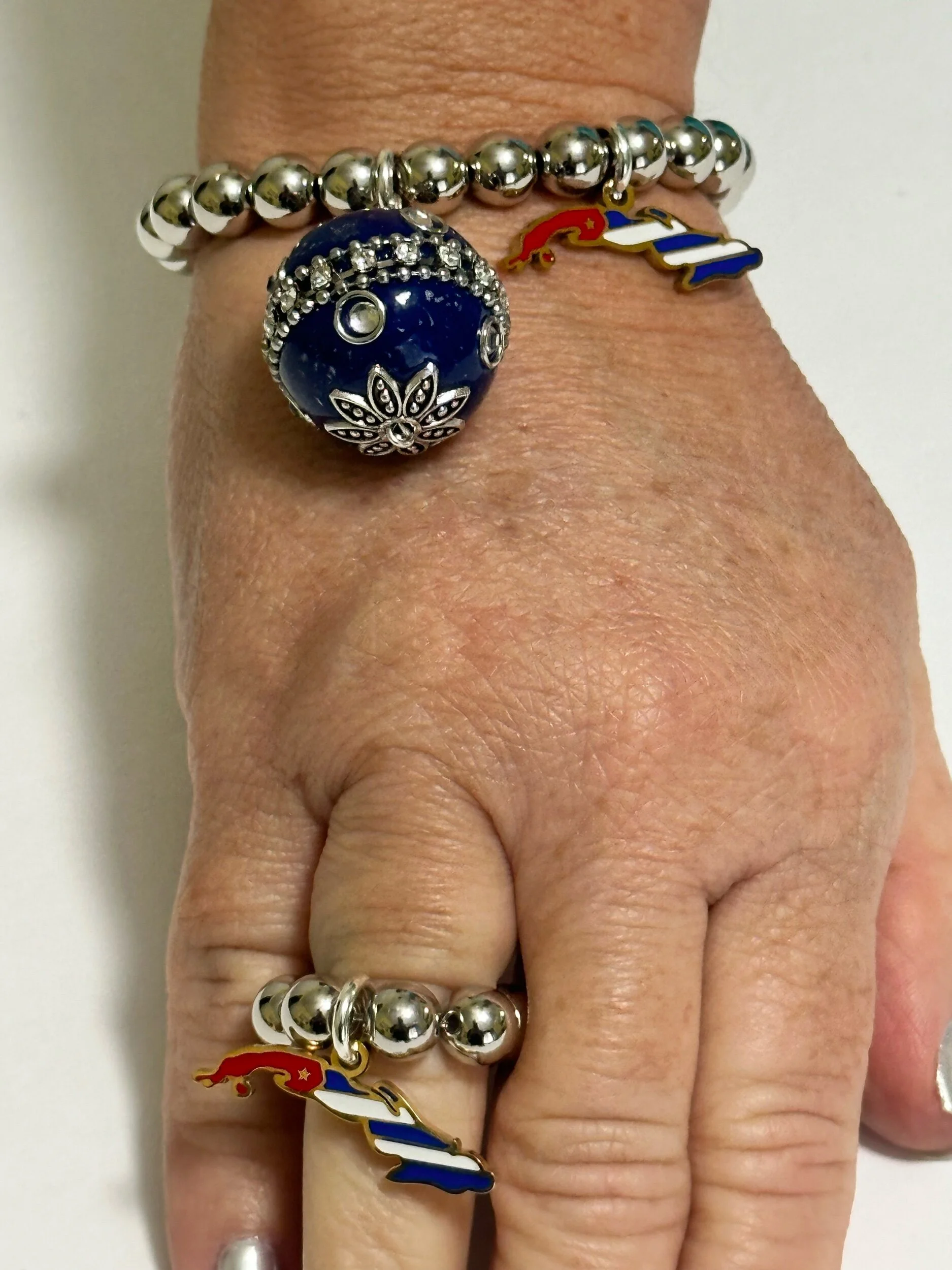 80F30DA0-6A7A-4FEF-9CAA-A39005F5DEB5