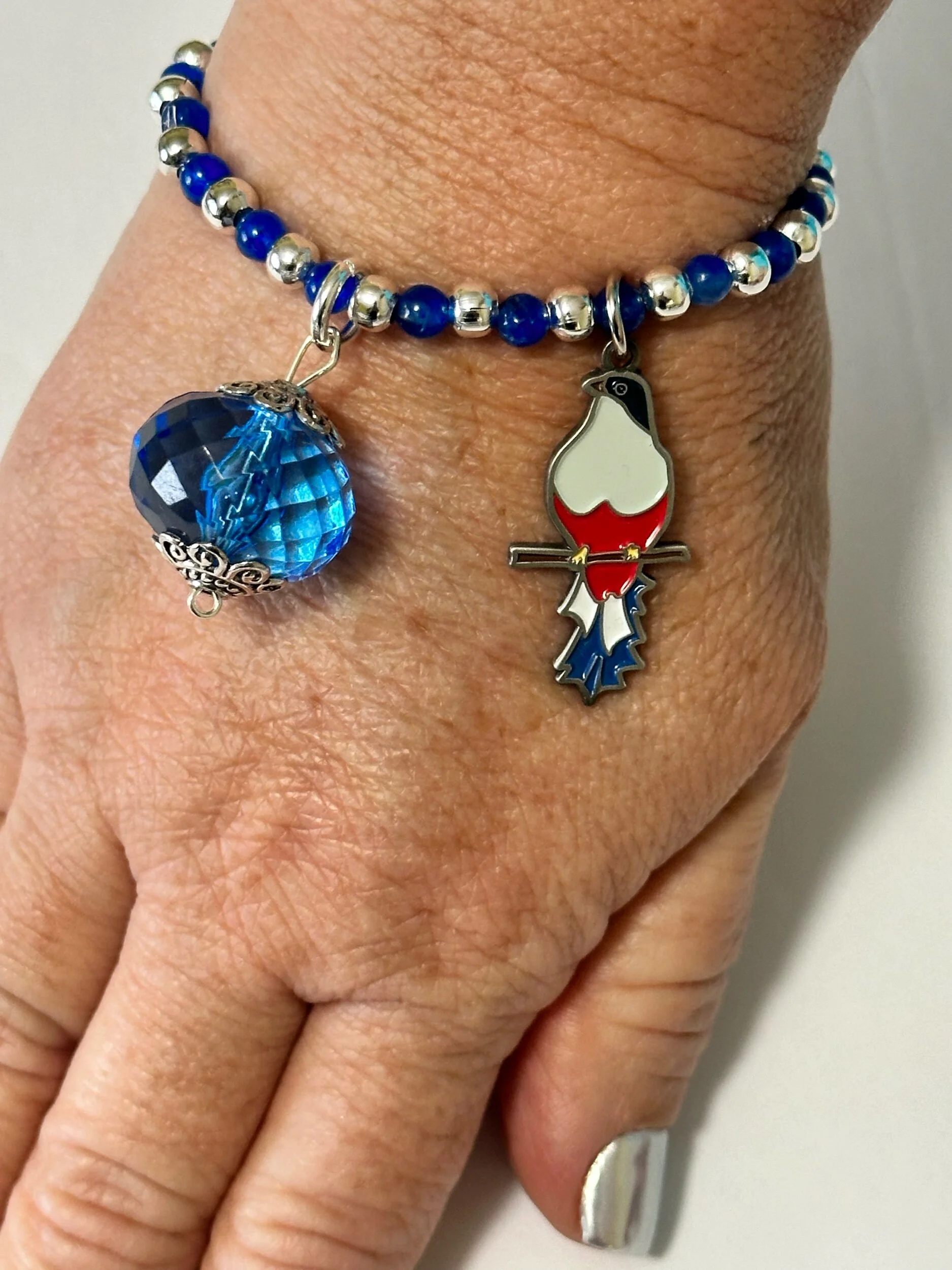 2D8DF92D-607B-49BB-98FD-4D8B35F4BACE