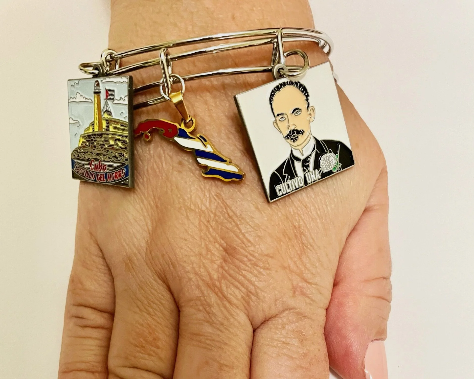 C78663FB-2A08-4597-8923-1F27A152F2F6