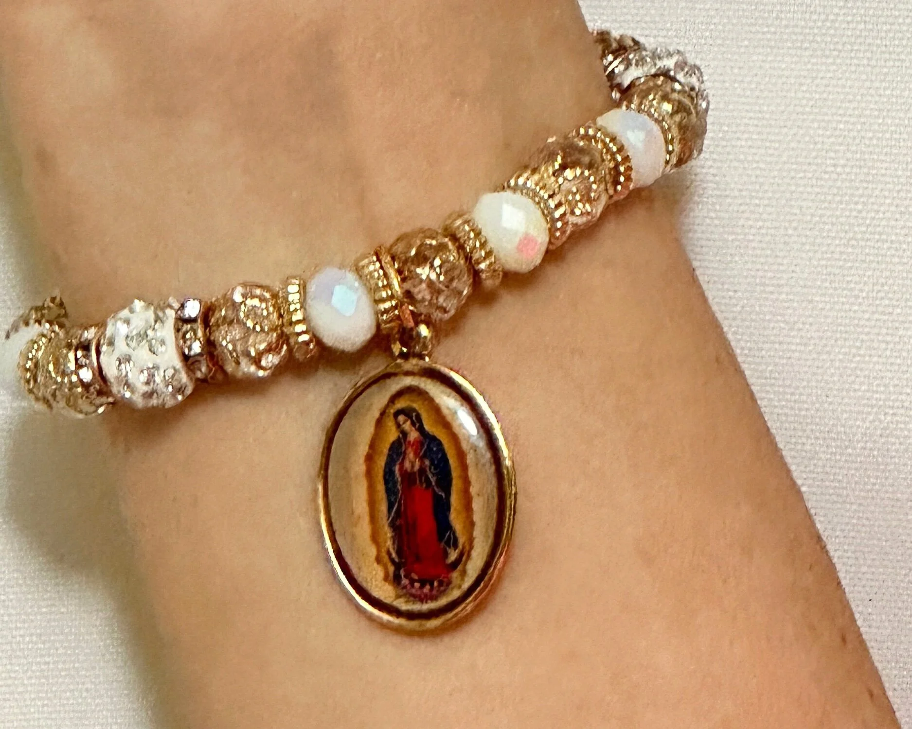 8CEF270C-4437-4A51-9264-73948359591D