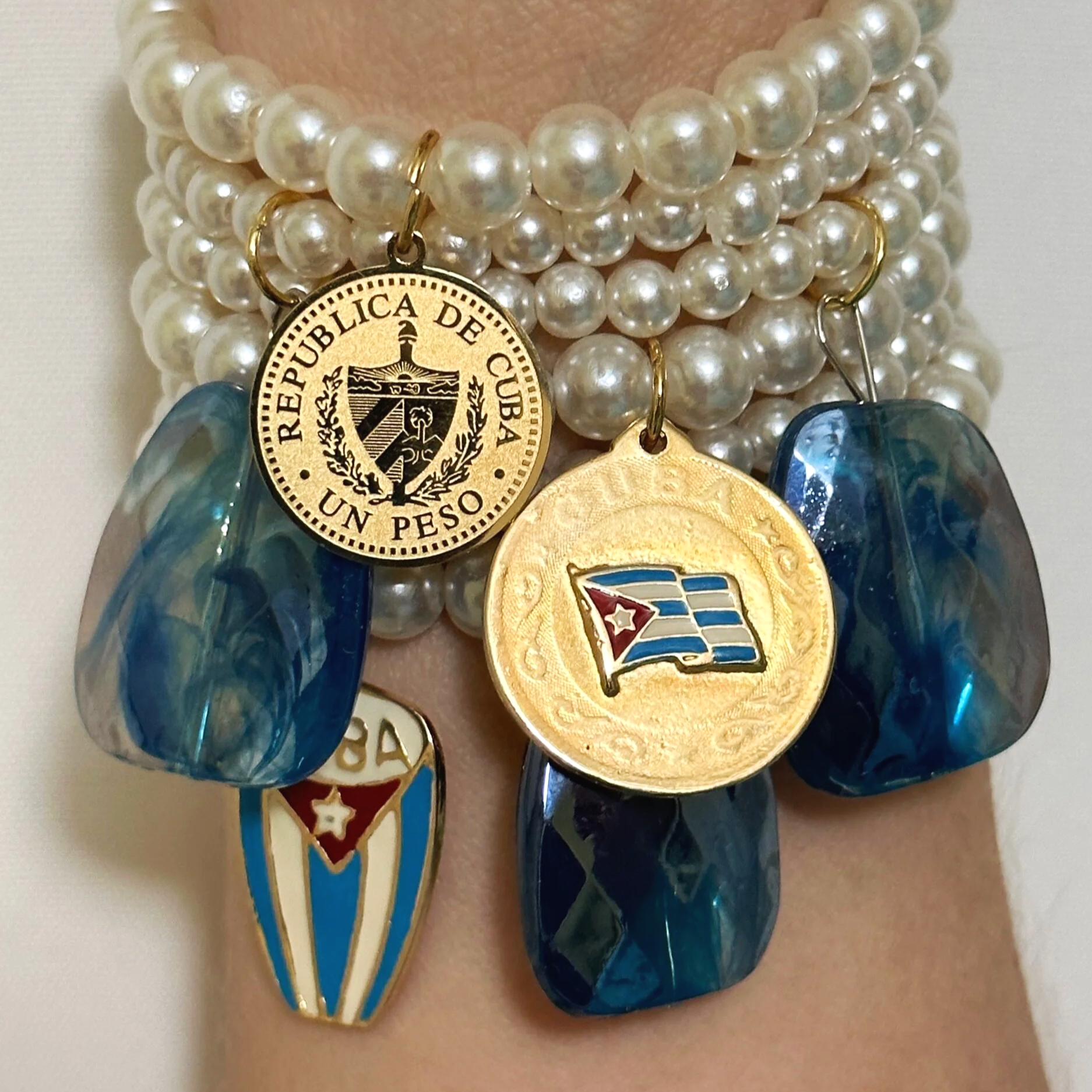 43490063-893C-403C-B639-701BE71B2FEB