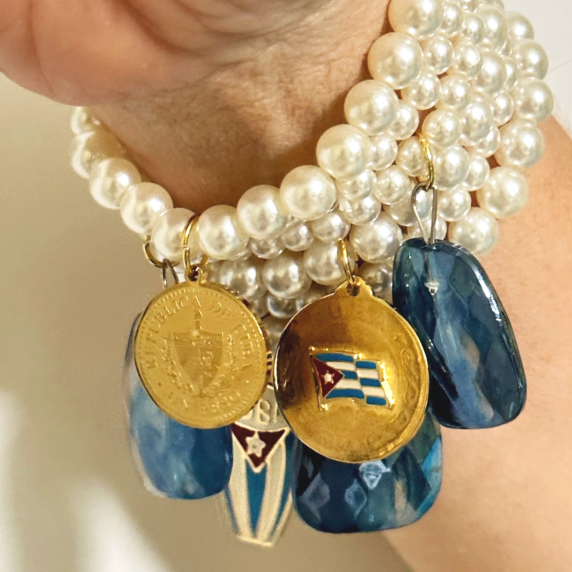 7270DF55-0FA9-496B-8304-1298AD1D245D