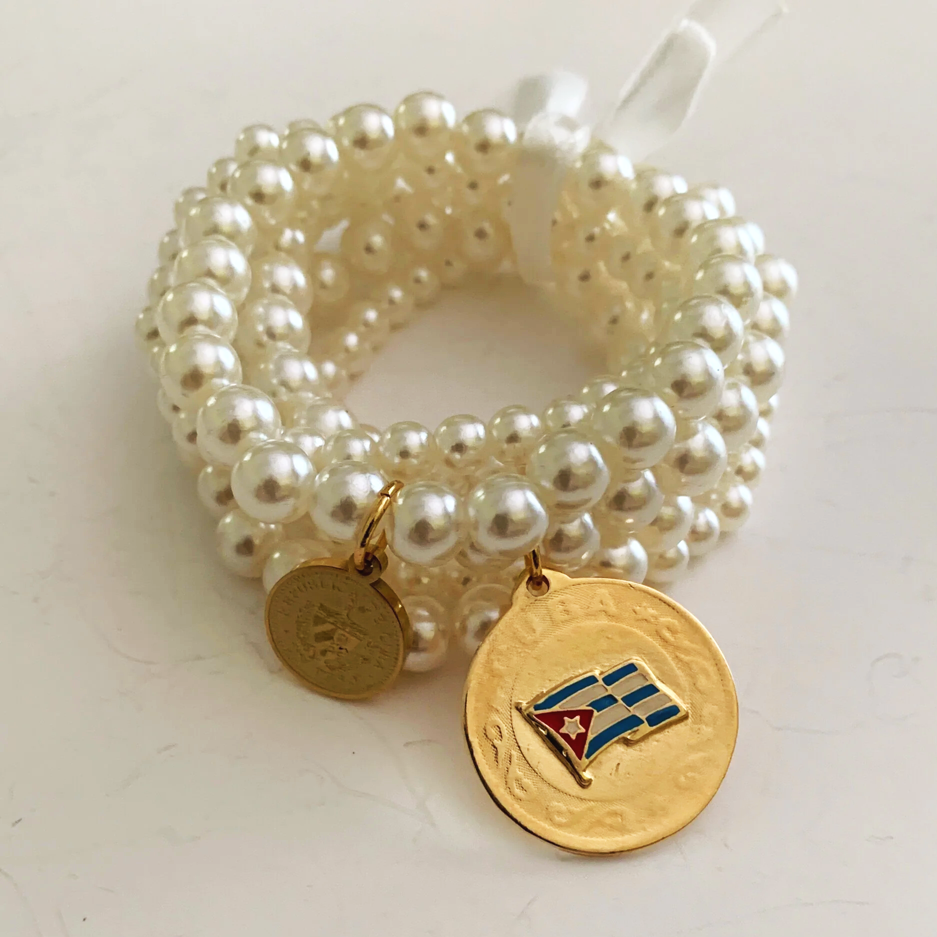 389D7785-269C-4401-B558-190149954052