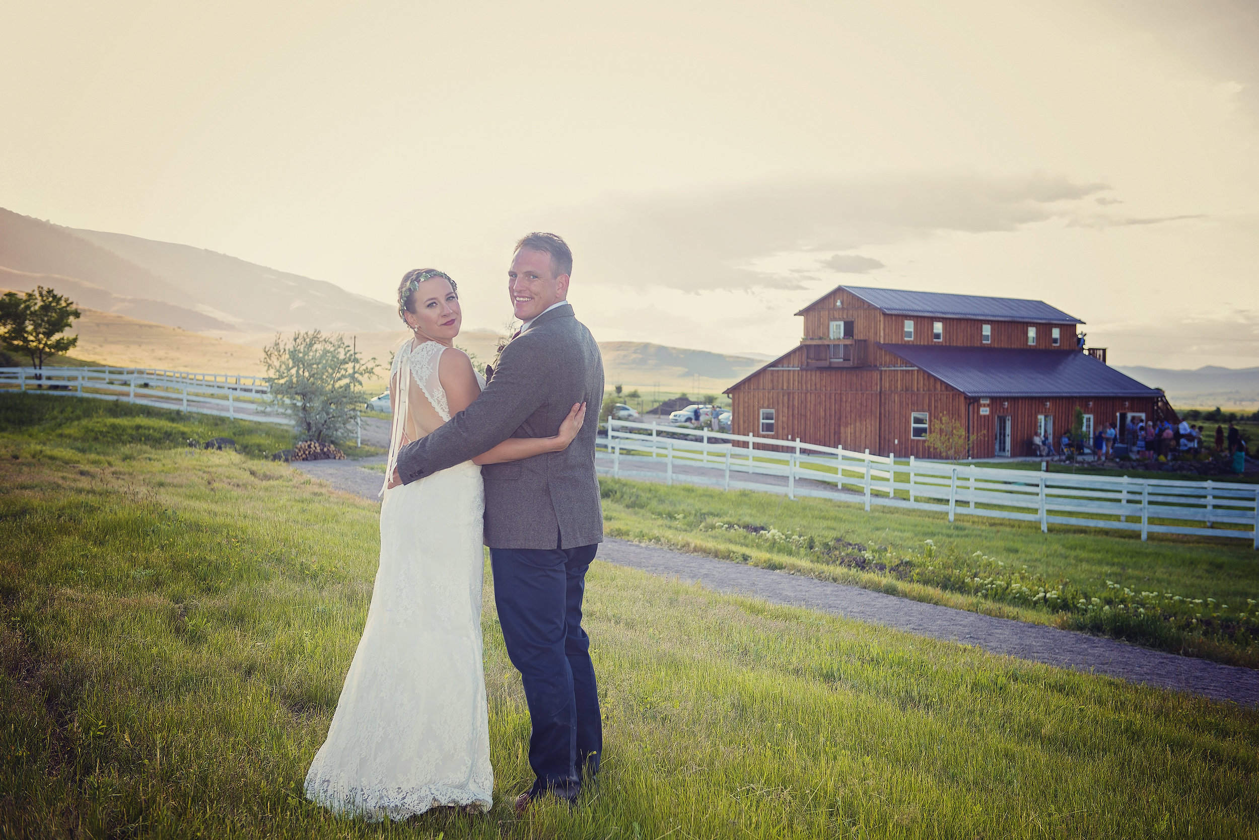 Rugged Horizon Barn Weddings in Montana