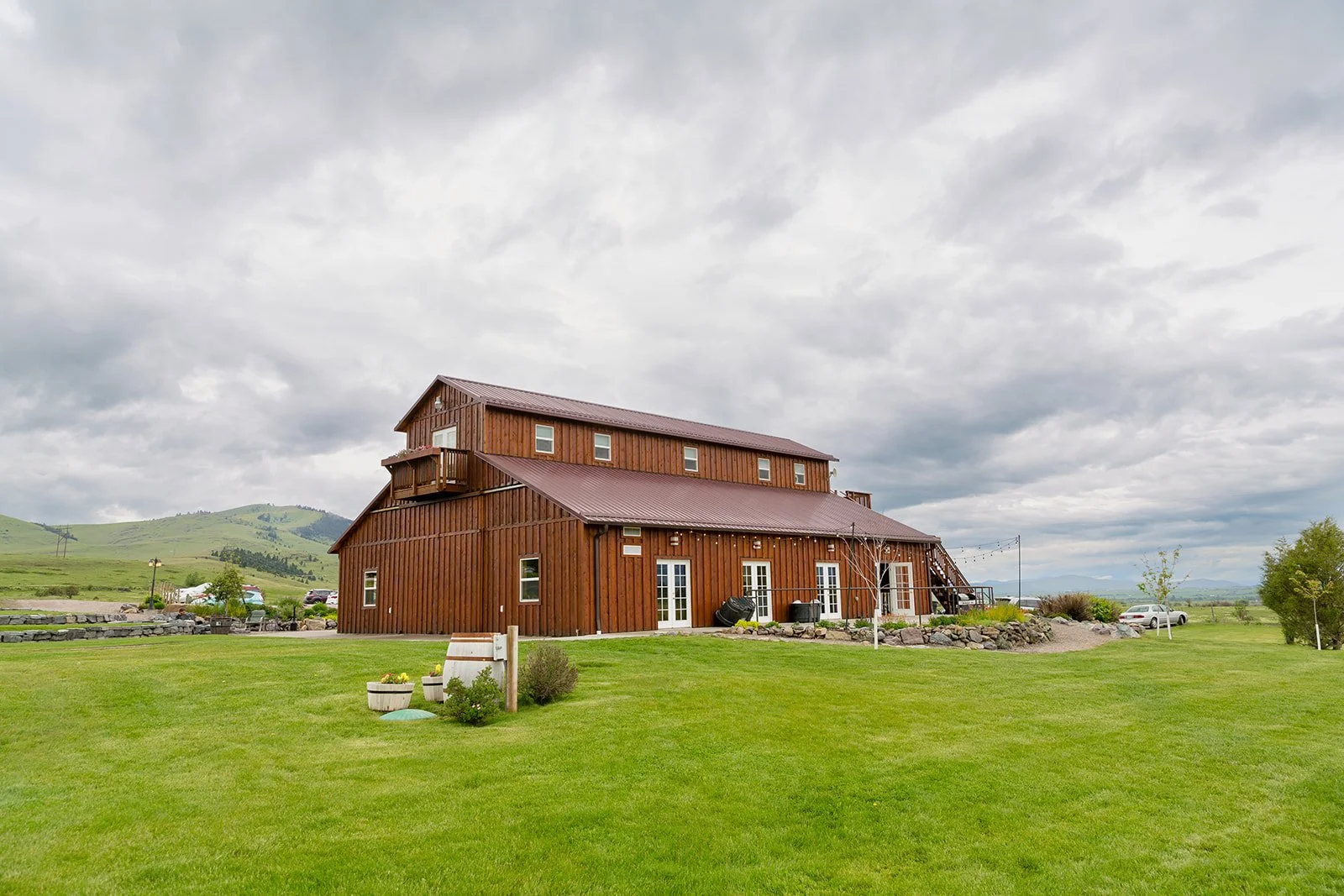 Rugged Horizon Wedding Venue in Spring