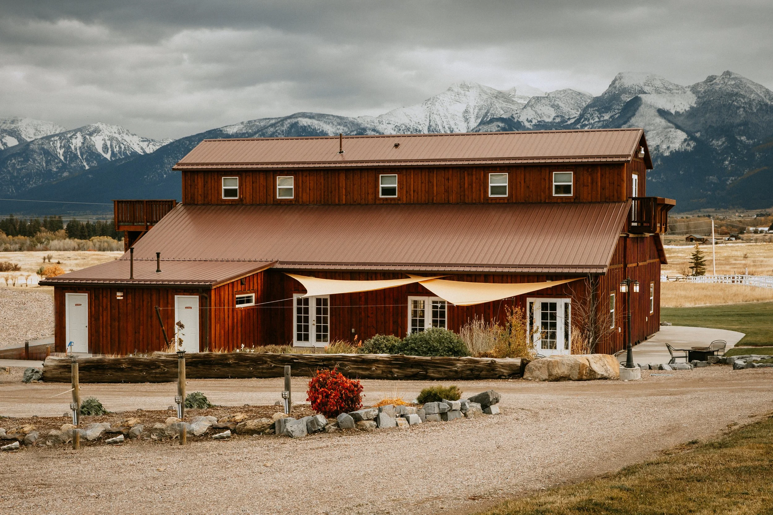 Rugged Horizon Fall Wedding Venue with Montana Mountain Views