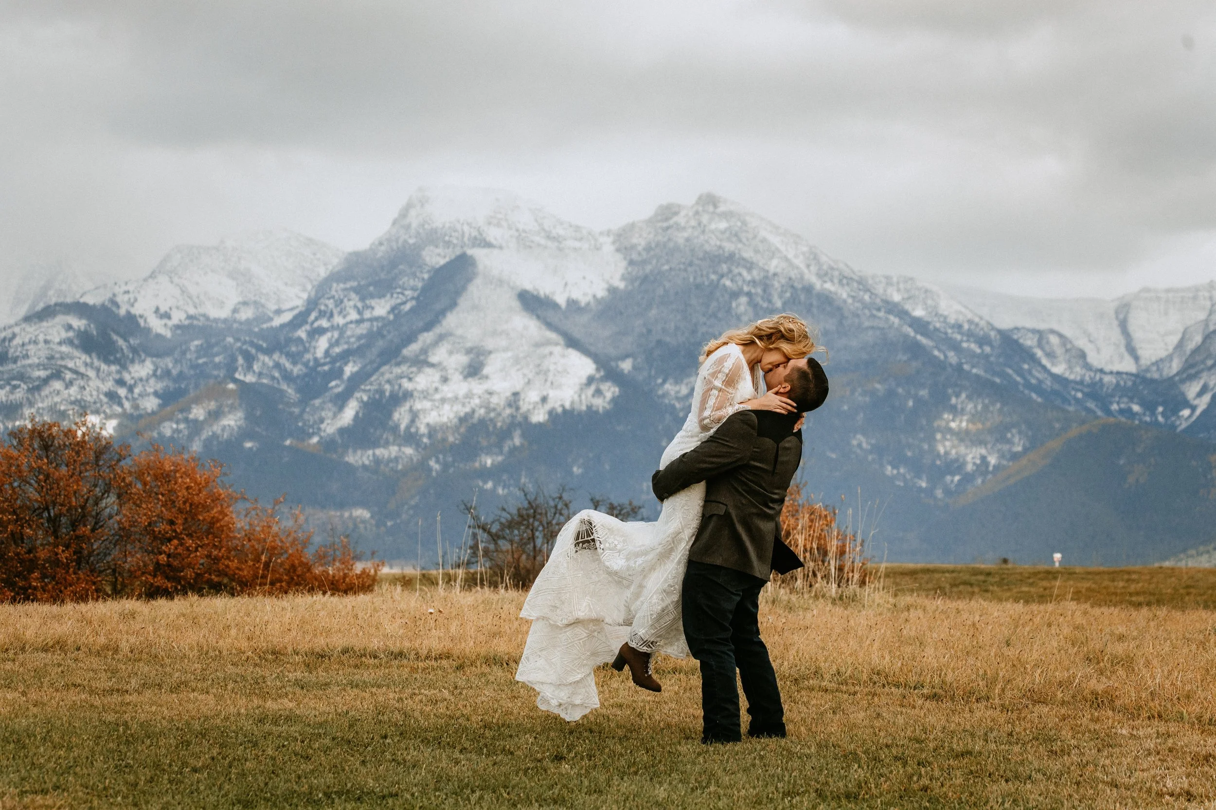November Wedding with Fall Colors and Mountains