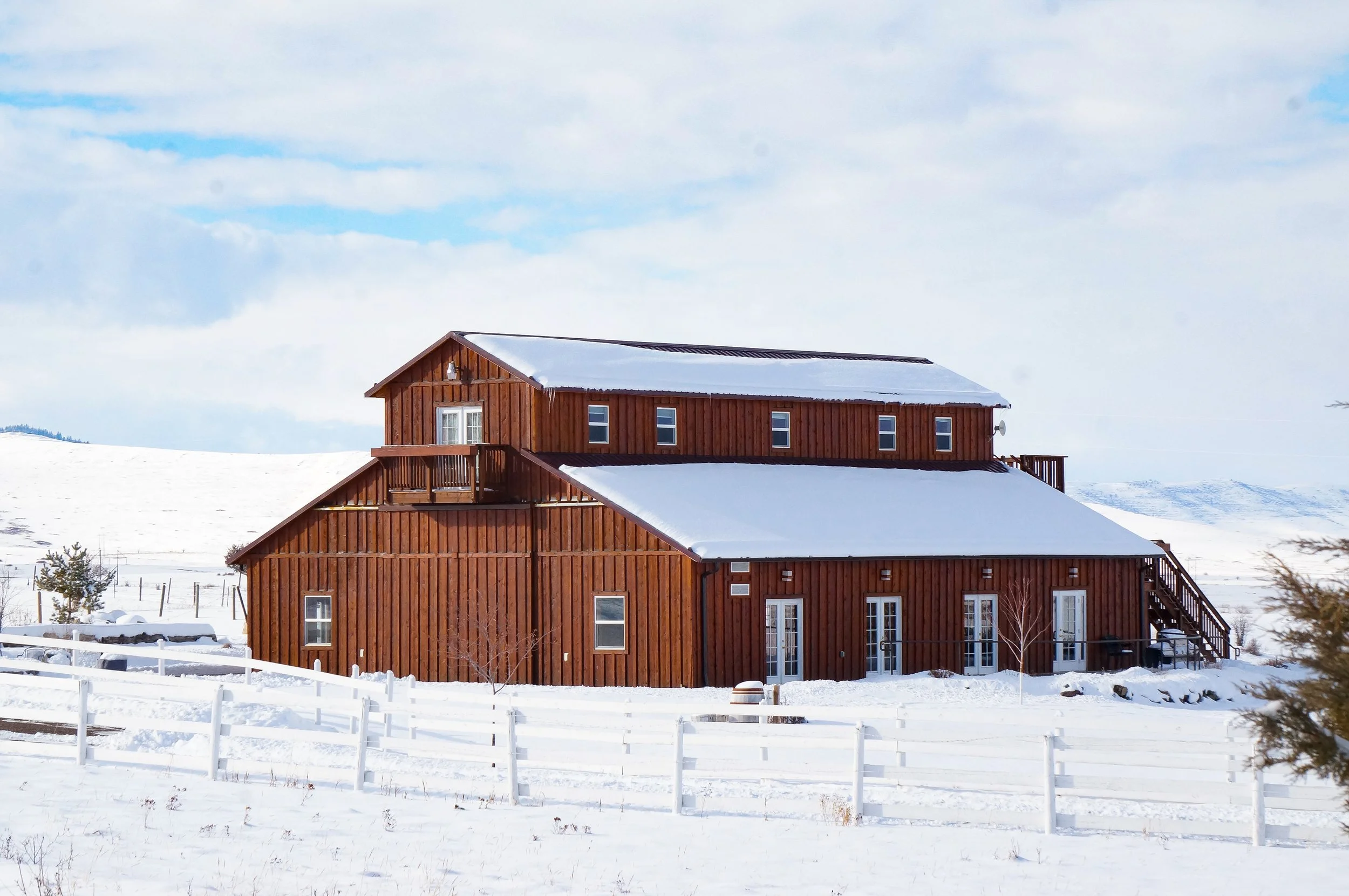Rugged Horizon Wedding Venue in Snow