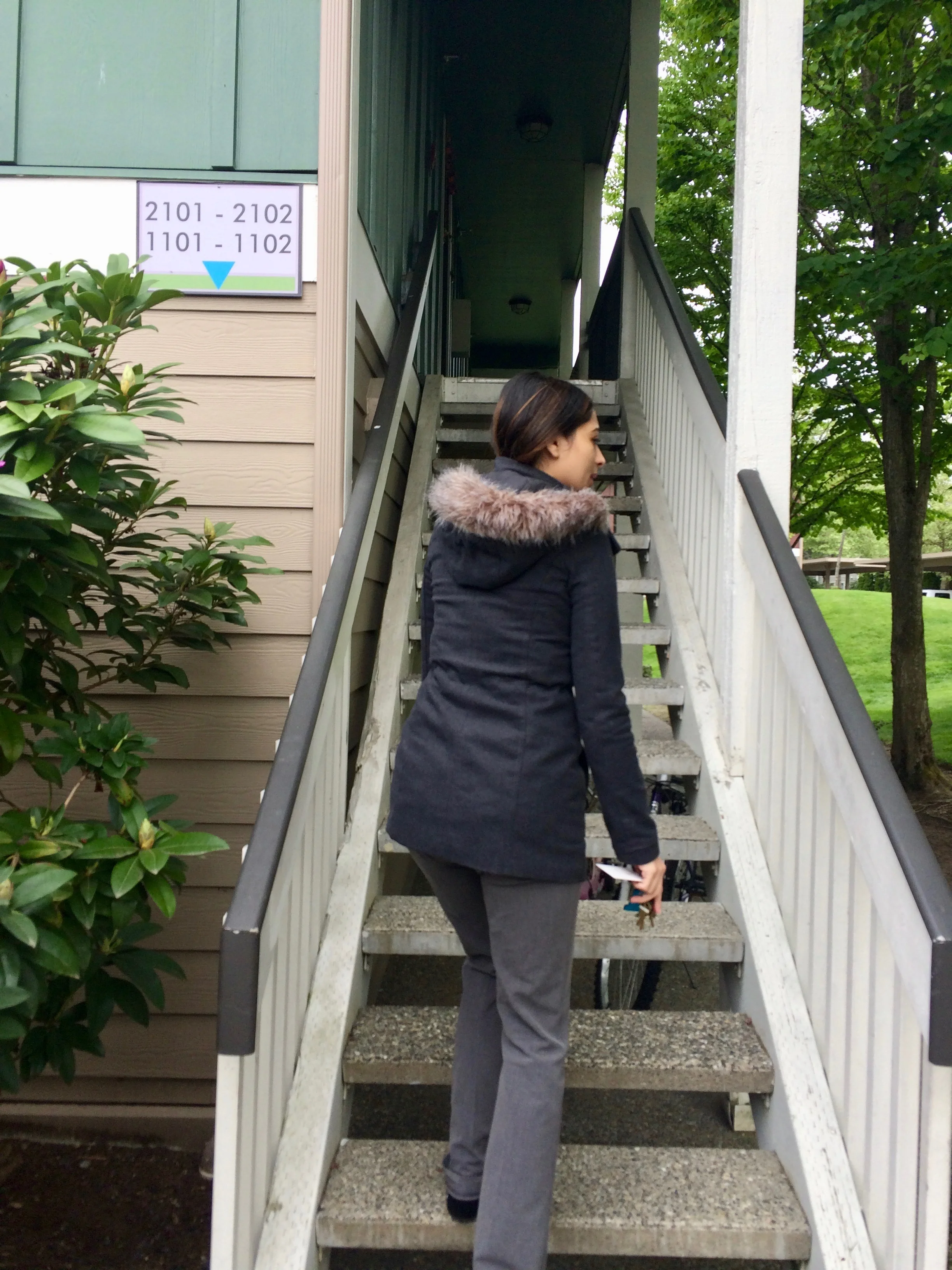Naaz shows the Whelans a nice apartment in Redmond Washington. 