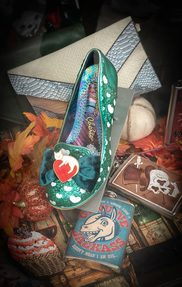 Window shopping for shoes. Bling at Diva Dolls