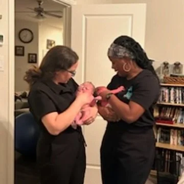 Our first babies of 2025 are here 😍😍 Healthy twin girls, born at home about 4 hours apart. Many thanks to @barefootmidwifery for assisting with the first birth!