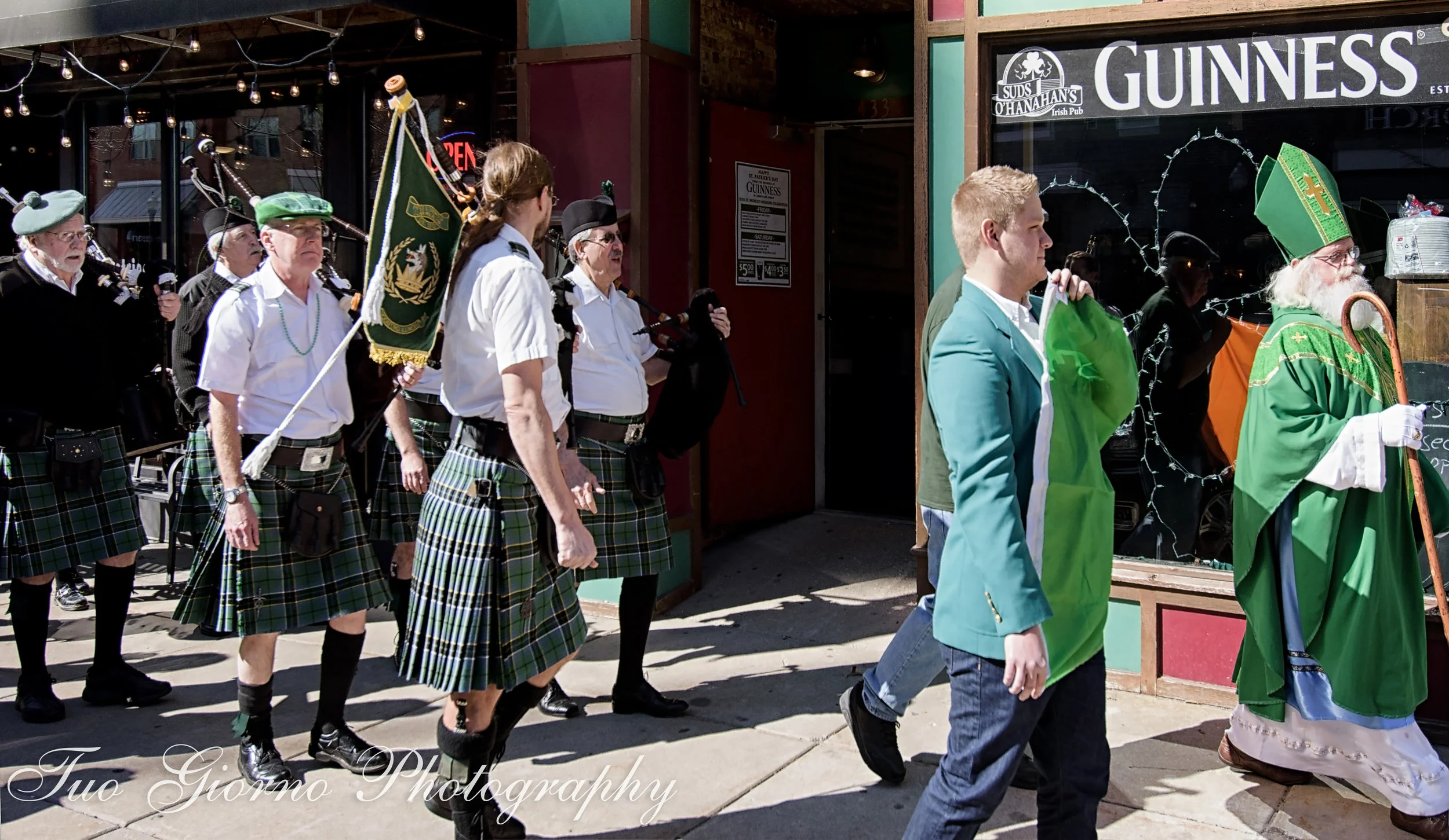 _DSC3585On-the-marchWtr.jpg