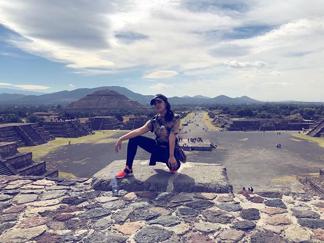 DEEP SQUAT. #pyramids #vintage #sunpower #hashtageverything #eyeofthetiger