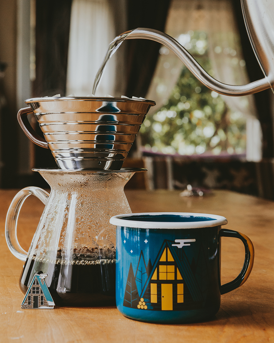 Enamel_camp_mug_coffee.jpg