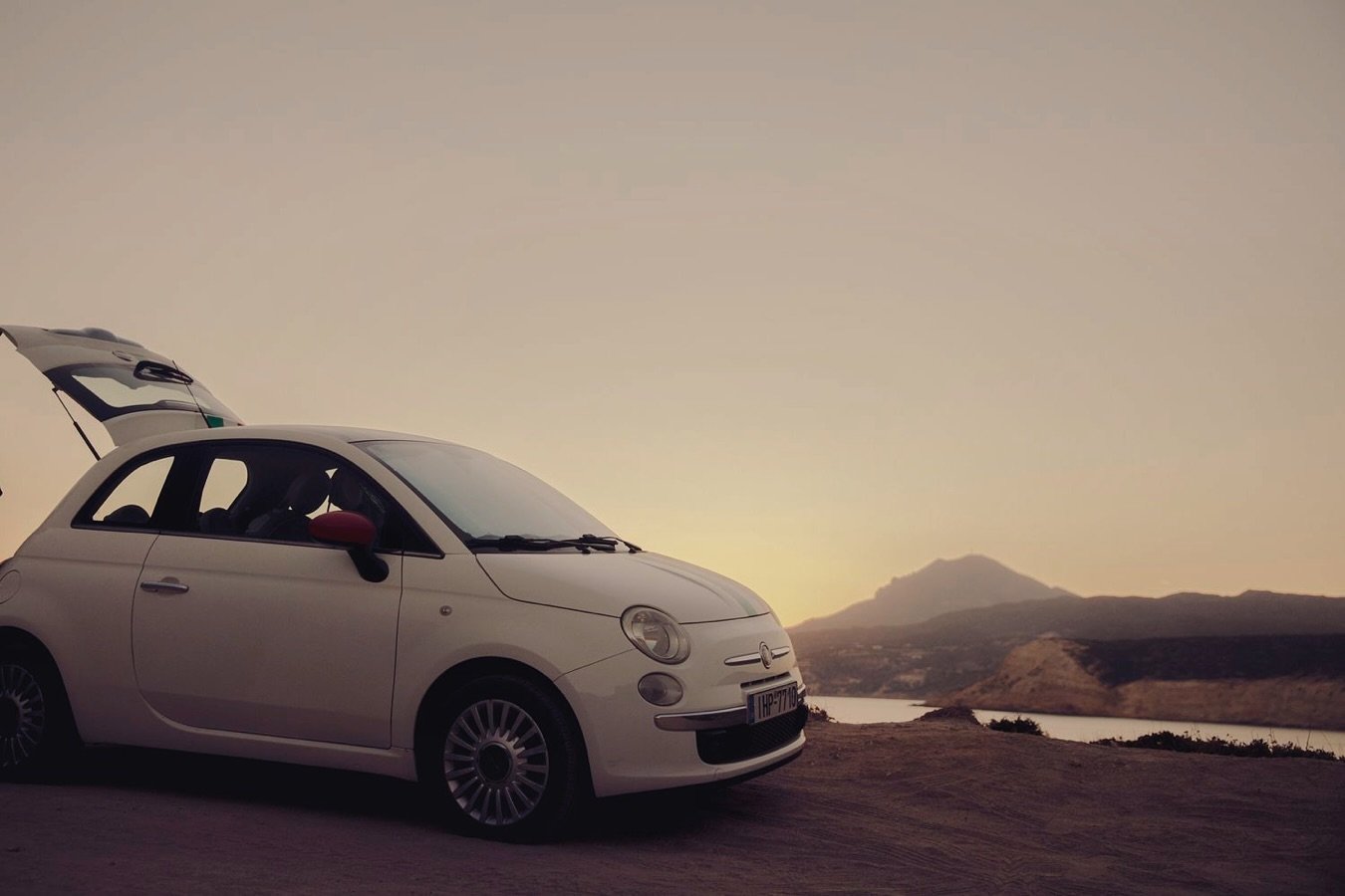 The FIAT 500 against the Aegean Sea

#greece #milos #fiat500