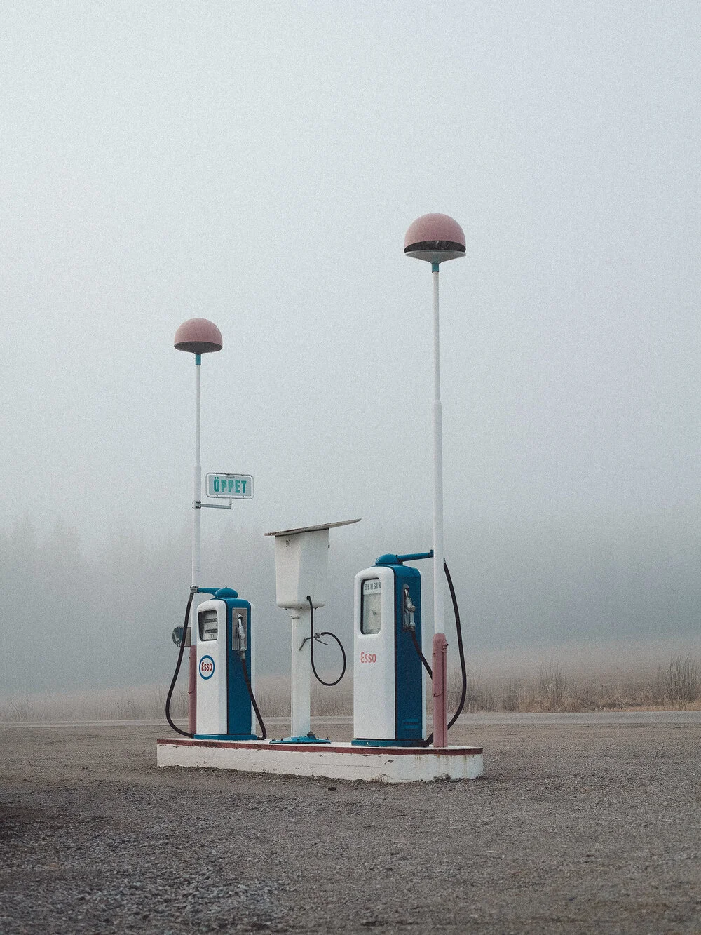 isabellastahl_gas_station_in_fog_esso.jpeg