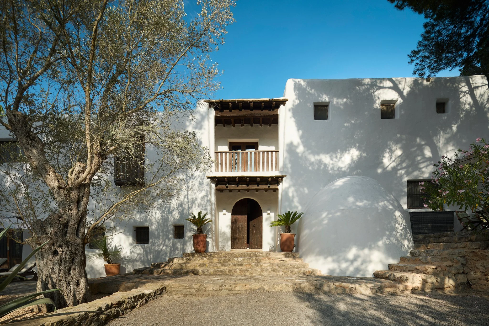 Exterior_1.jpg