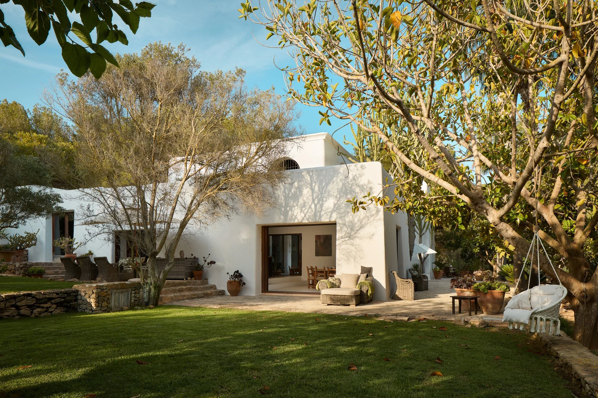 Exterior_4.jpg