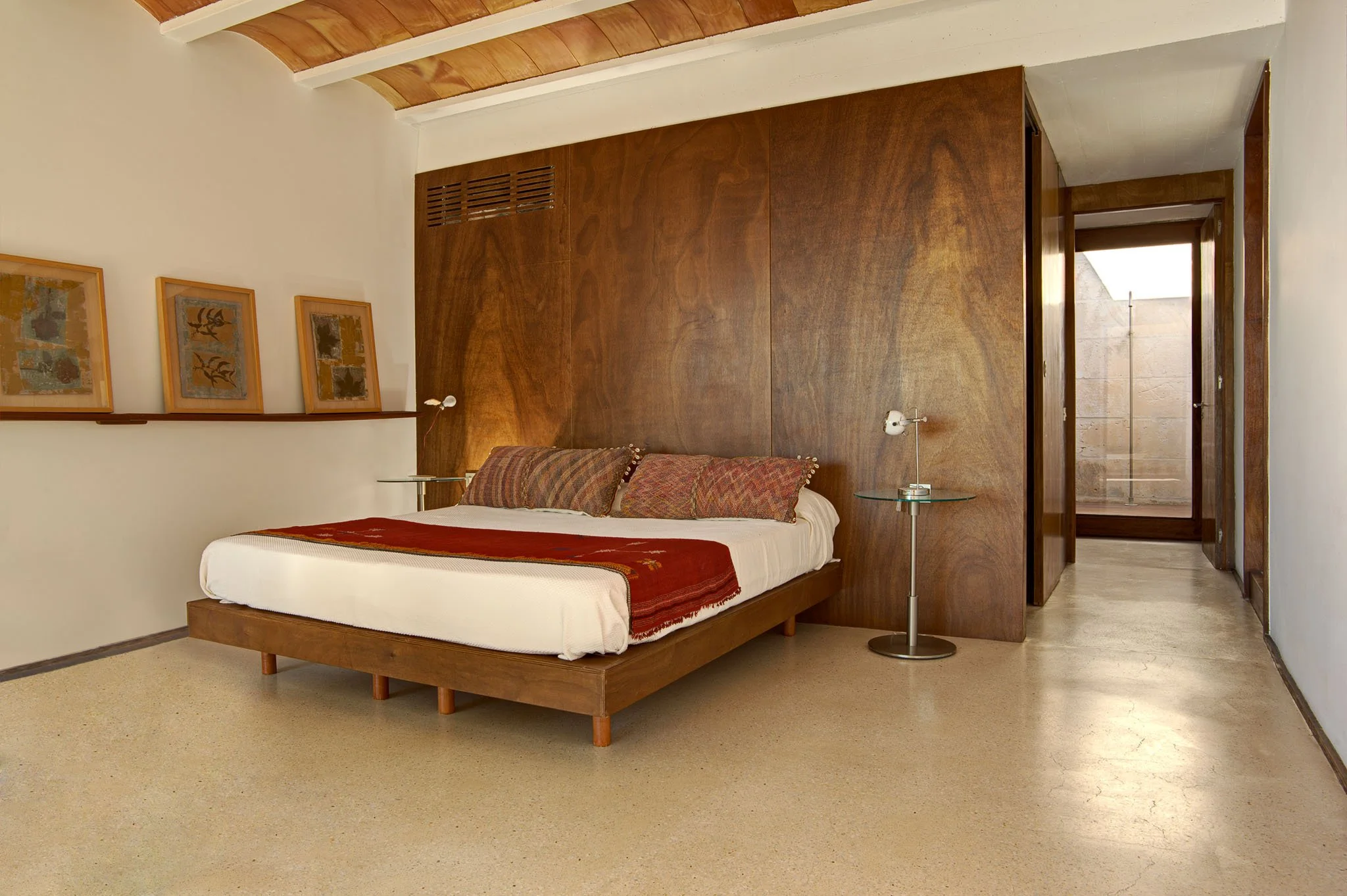 13-casa-tagomago-ibiza-dormitorio-madera.jpg