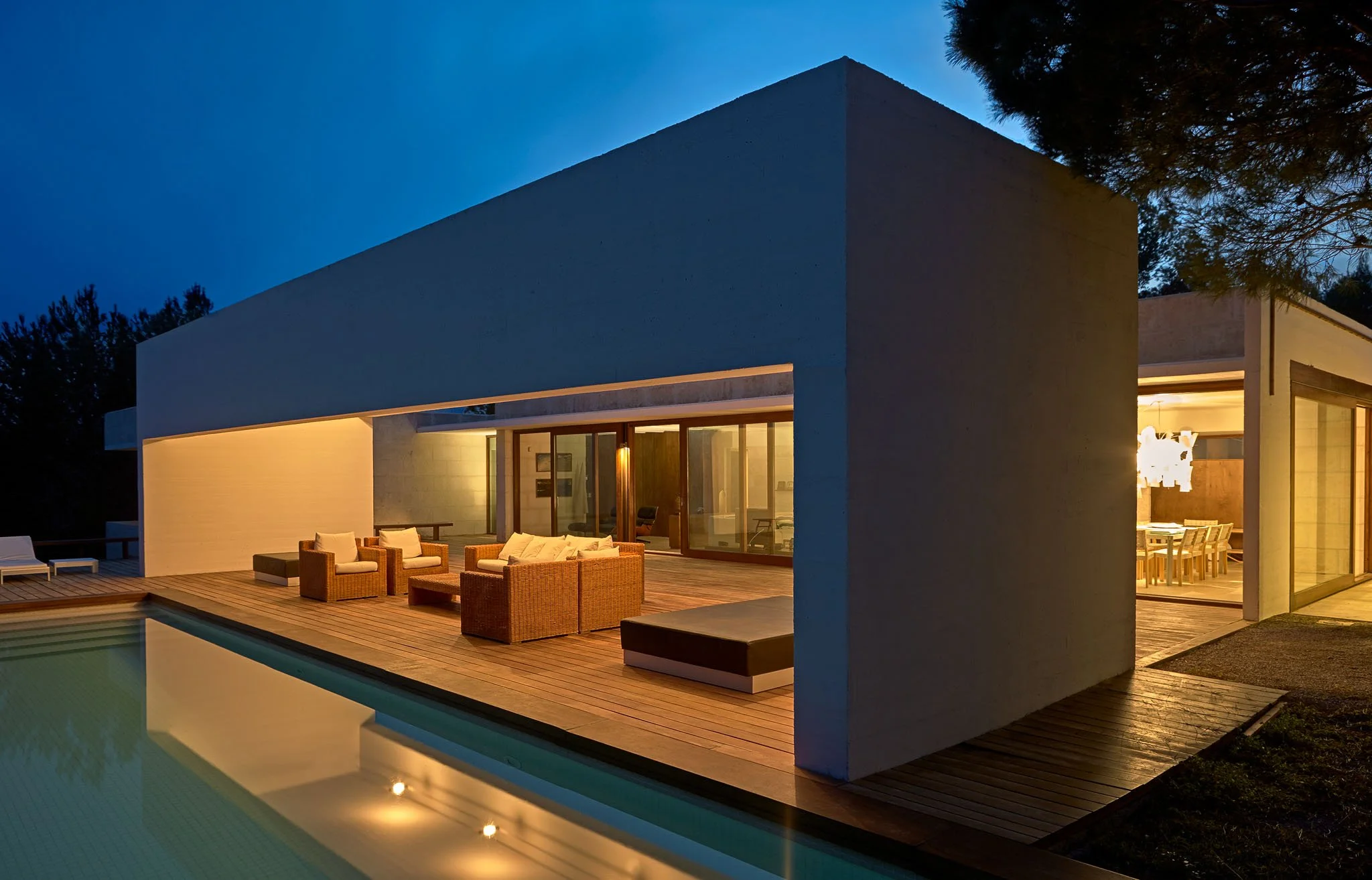 18-casa-tagomago-ibiza-porche-piscina-noche.jpg