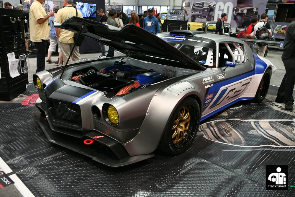 Look at those fender flares! I just want to go toss it around some corners and do some smokey corner exits with the ass end hanging out.