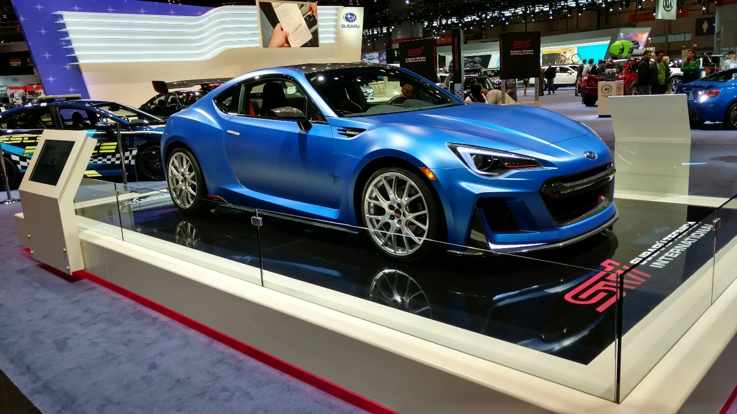 This would look JUST right with number plates and rubber marks all over it in the paddock. 