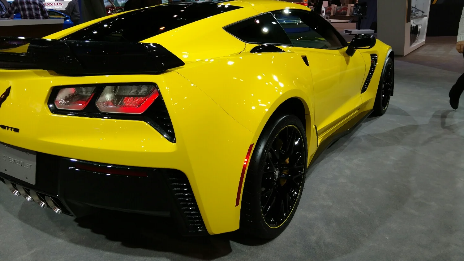 From this view, the c7 vette looks just like your aunts Honda Crosstour 