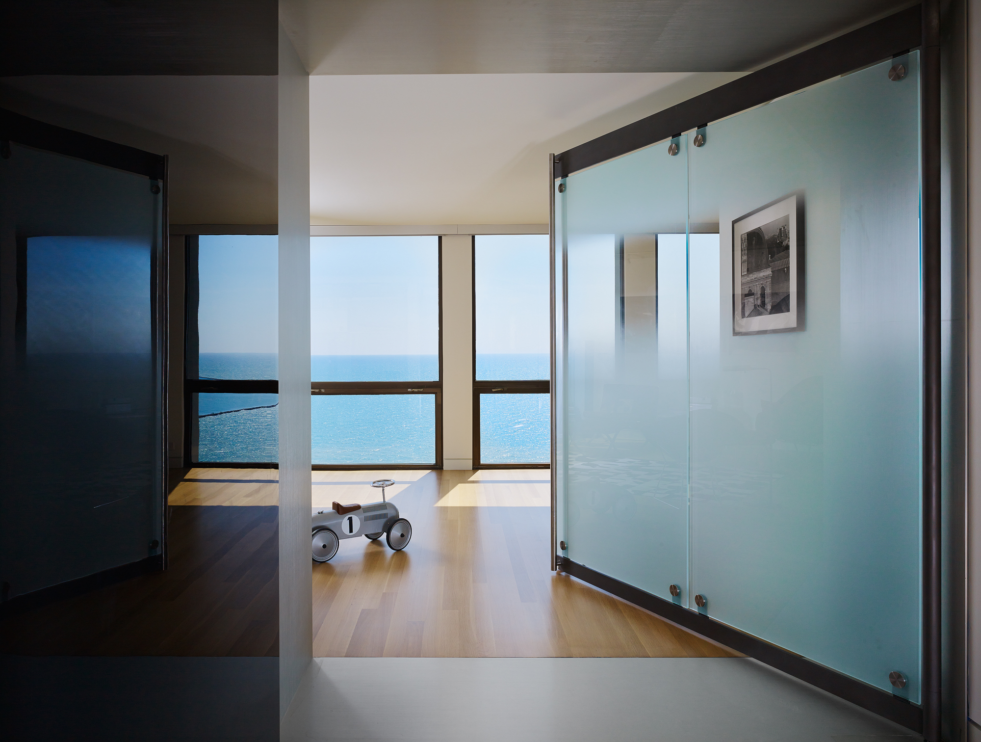  Lake Shore Drive Apartment  Eric Keune  Chicago, IL      Return to Projects  