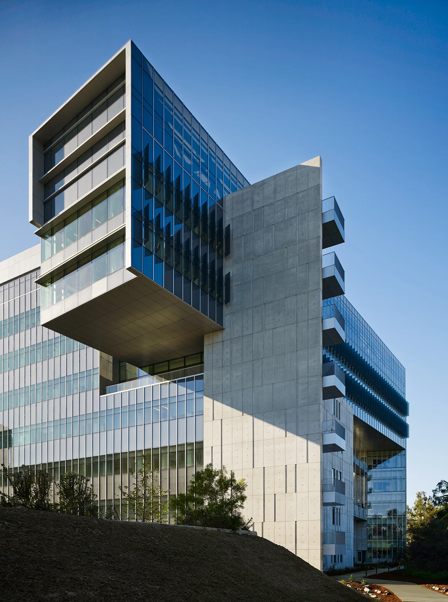 Clinical and Translational Research University of San Diego ZGF Architects La Jolla, California Return to Projects