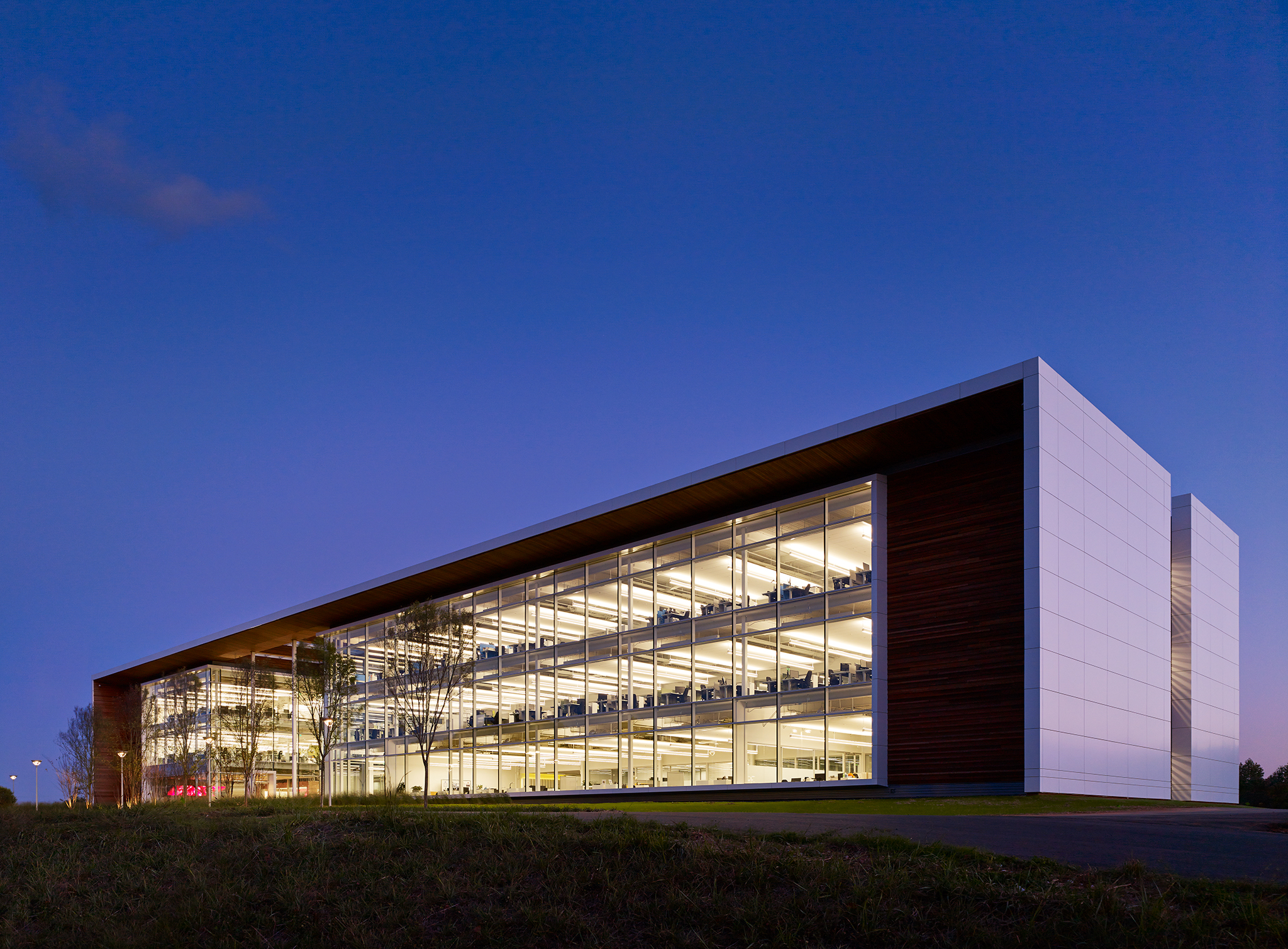  AWARDS  AIA Georgia 2017 Honor Award  &nbsp;  BMW Site Operations Center  Perkins &amp; Will  Spartanburg, South Carolina  &nbsp;   Return to Projects  