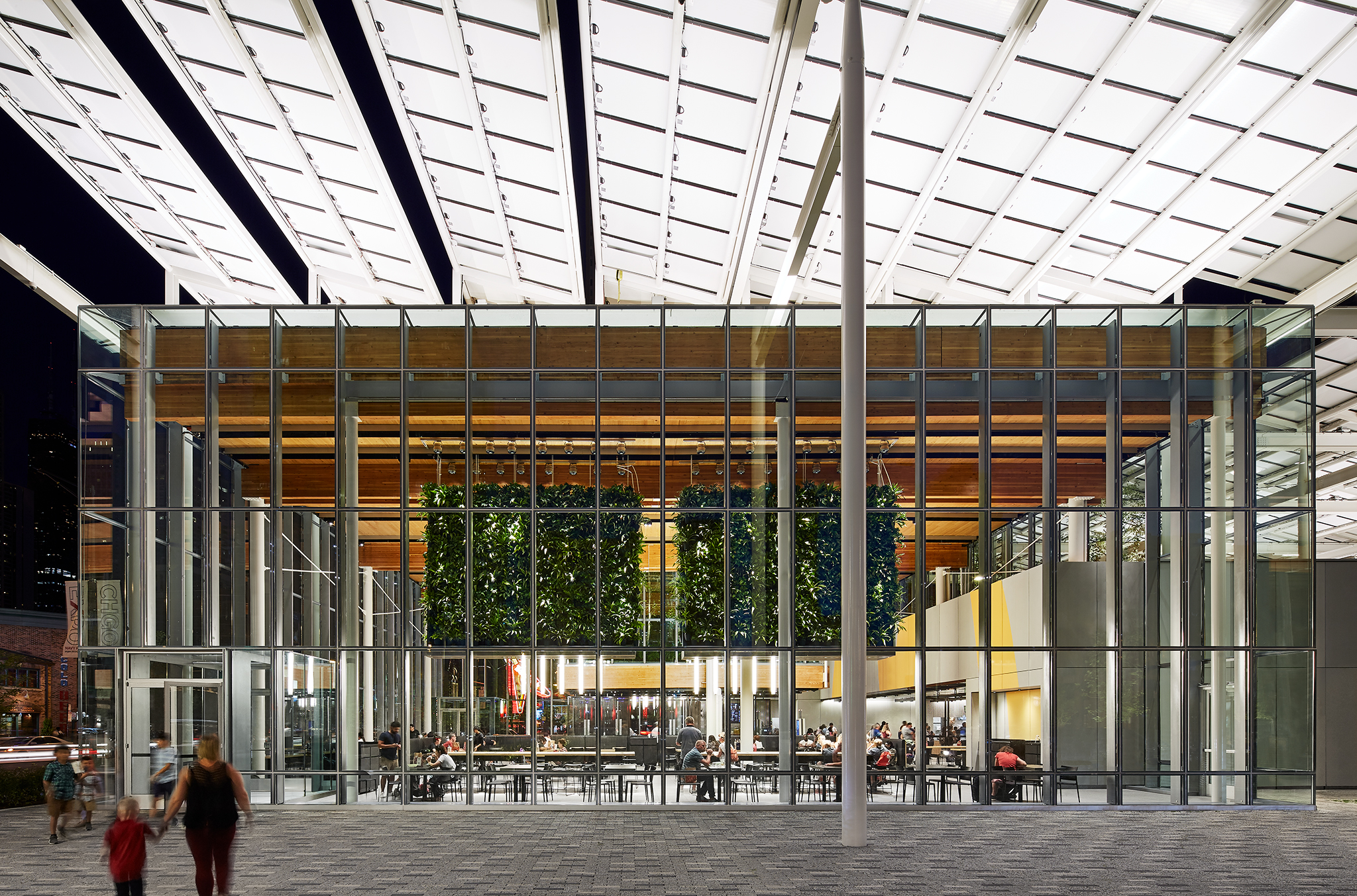  AWARDS    AIA Chicago Design Excellence Awards  2019  - Citation of Merit - Distinguished Building Award    McDonald’s Chicago Flagship  Ross Barney Architects  Chicago, IL     Return to Projects  