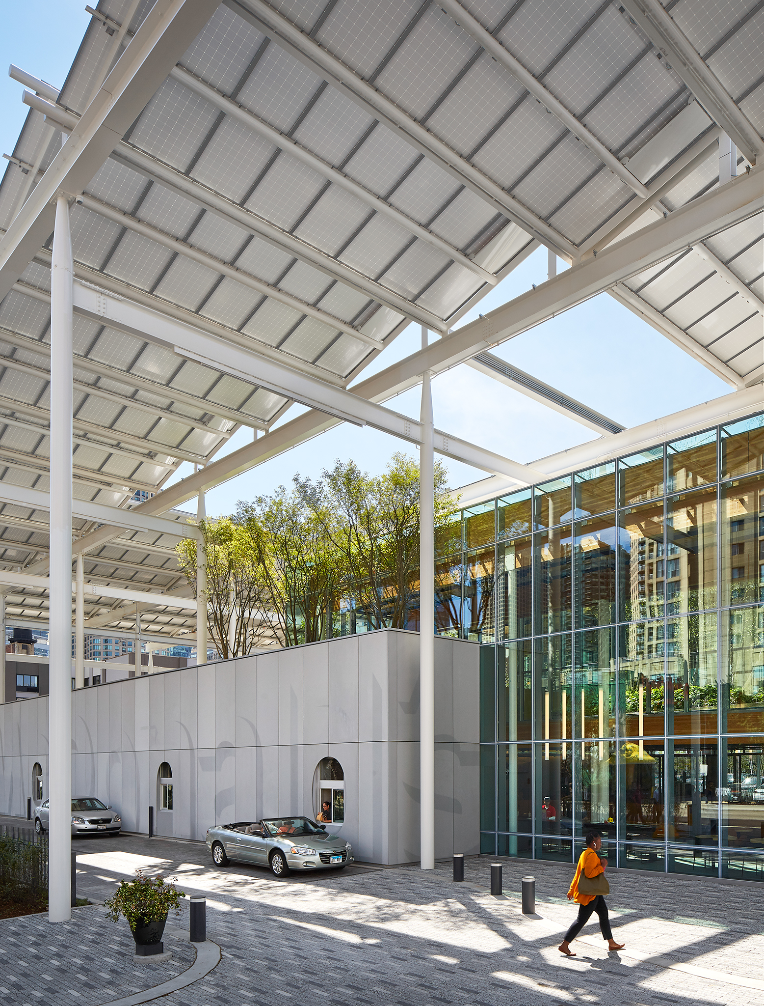  AWARDS    AIA Chicago Design Excellence Awards  2019  - Citation of Merit - Distinguished Building Award    McDonald’s Chicago Flagship  Ross Barney Architects  Chicago, IL     Return to Projects  