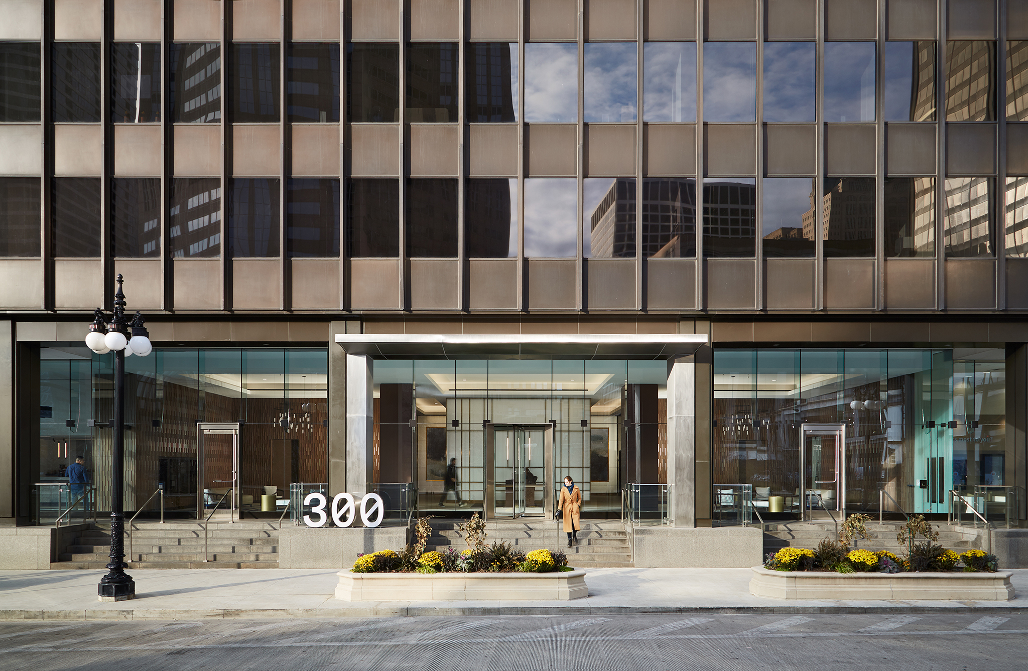  300 South Wacker  Huntsman Architecture Group  Chicago, IL     Return to Projects  