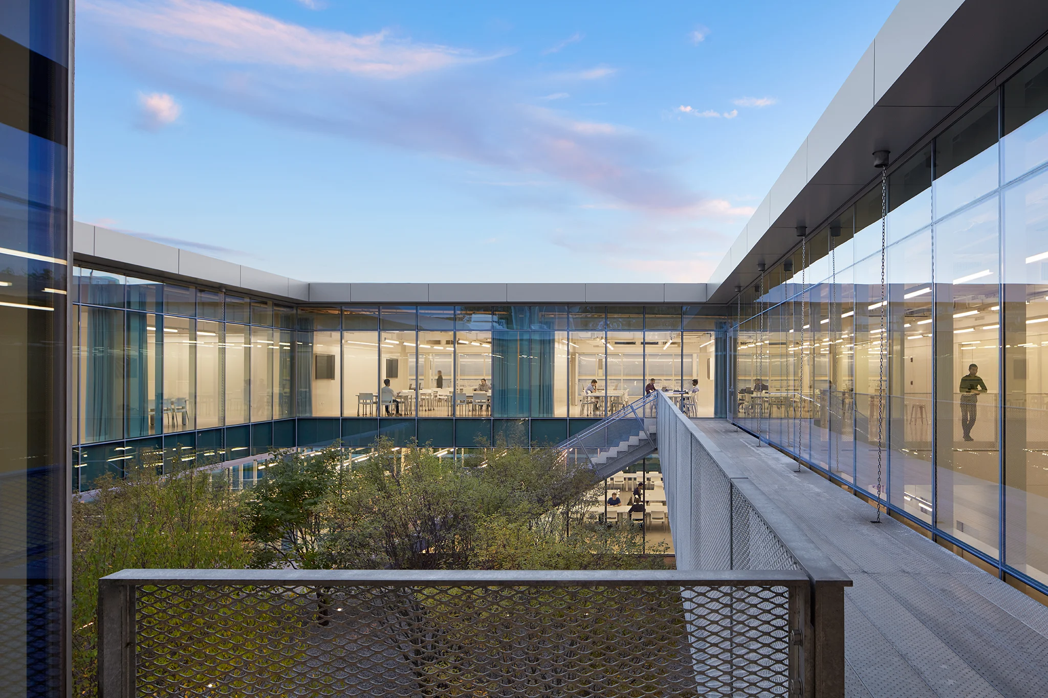 PUBLICATIONS Architectural Record , “Ed Kaplan Family Institute for Innovation and Tech Entrepreneurship by John Ronan Architects” IIT Innovation Center John Ronan Architects Chicago, IL Return to Projects