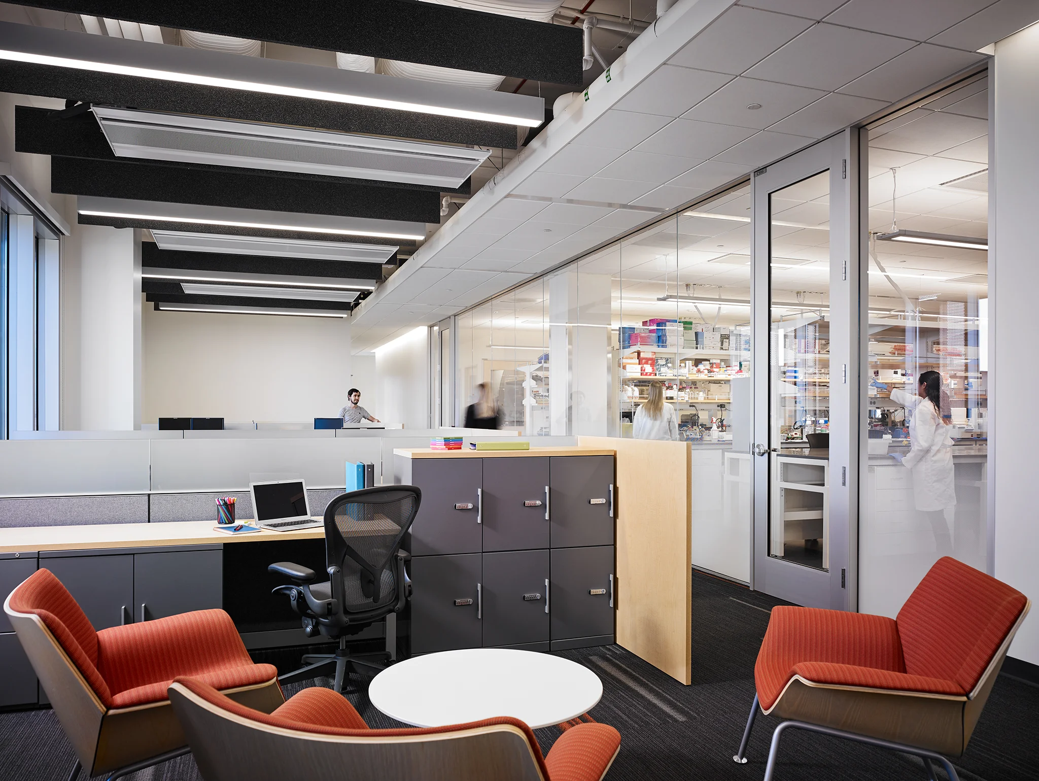 AWARDS ENR Best of the Best Awards: Best of Higher Education/Research PUBLICATIONS Arch Daily , November 2018: “Biodesign Institute C Project Profile” Arizona State University, BioDesign Institute ZGF Architects La Jolla, CA Nick Merrick
