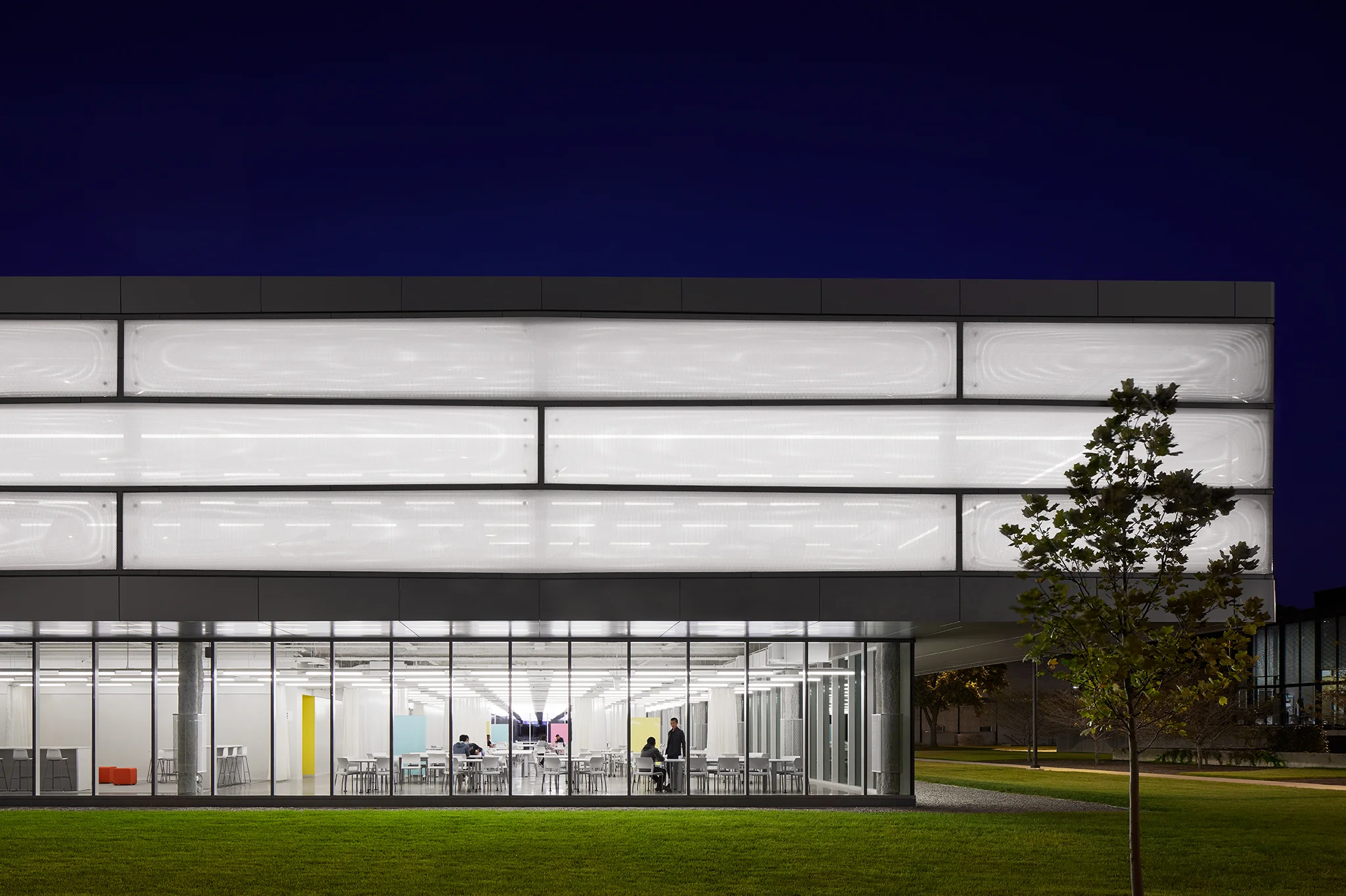 PUBLICATIONS Architectural Record , “Ed Kaplan Family Institute for Innovation and Tech Entrepreneurship by John Ronan Architects” IIT Innovation Center John Ronan Architects Chicago, IL View Full Project Steve Hall