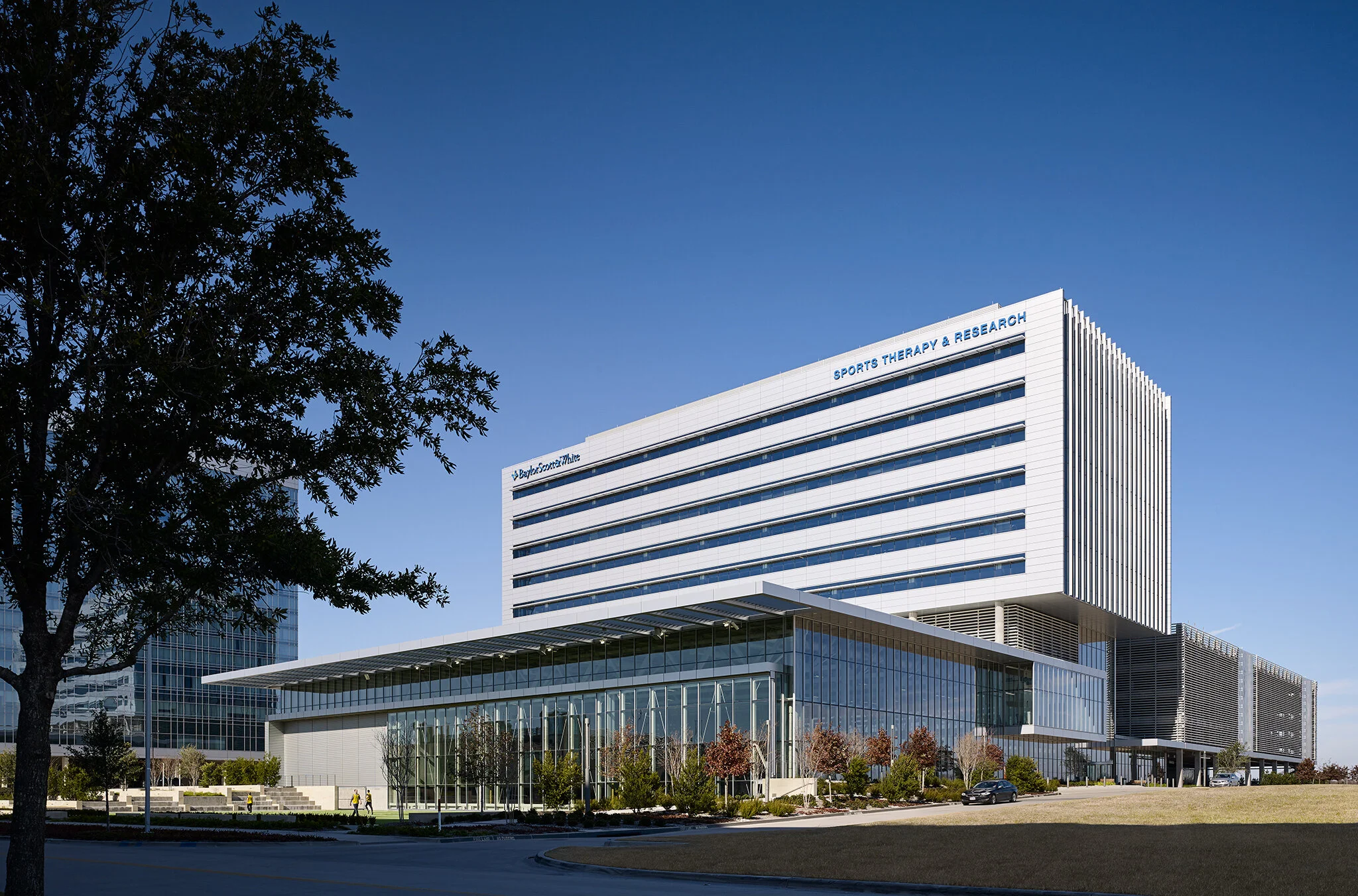 AWARDS Honor Award, AIA Dallas, 2019 Healthcare Environment Award, Health and Wellness Facility, Contract Magazine, 2019 Baylor Scott & White Sports Therapy & Research at The Star Perkins+Will Frisco, Texas Nick Merrick