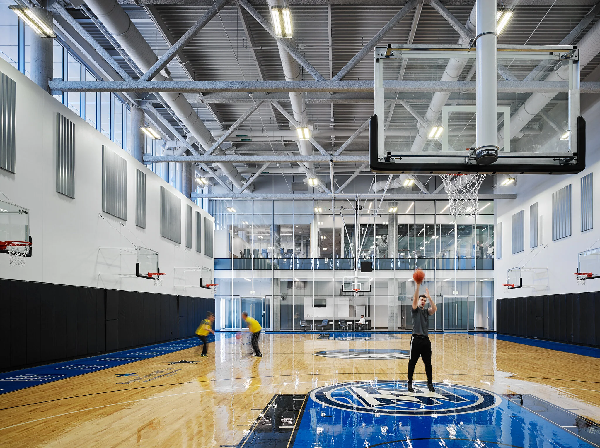 AWARDS Honor Award, AIA Dallas, 2019 Healthcare Environment Award, Health and Wellness Facility, Contract Magazine, 2019 Baylor Scott & White Sports Therapy & Research at The Star Perkins+Will Frisco, Texas Nick Merrick