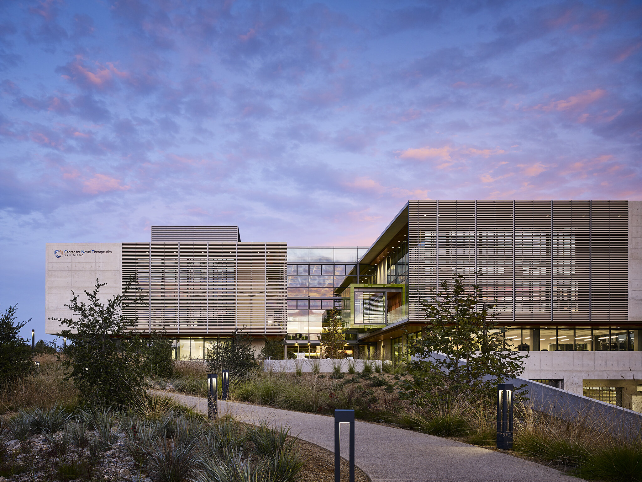  University of California San Diego  CNT Building  Perkins &amp; Will  La Jolla, California     Return to Projects  