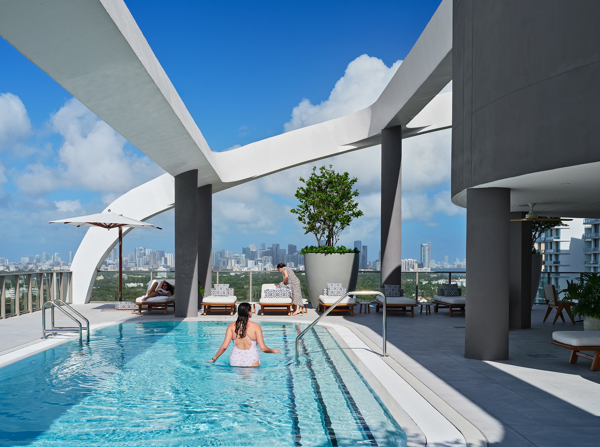  Mr. C Residences - Coconut Grove  Arquitectonica  Maimi, FL     Return to Projects  