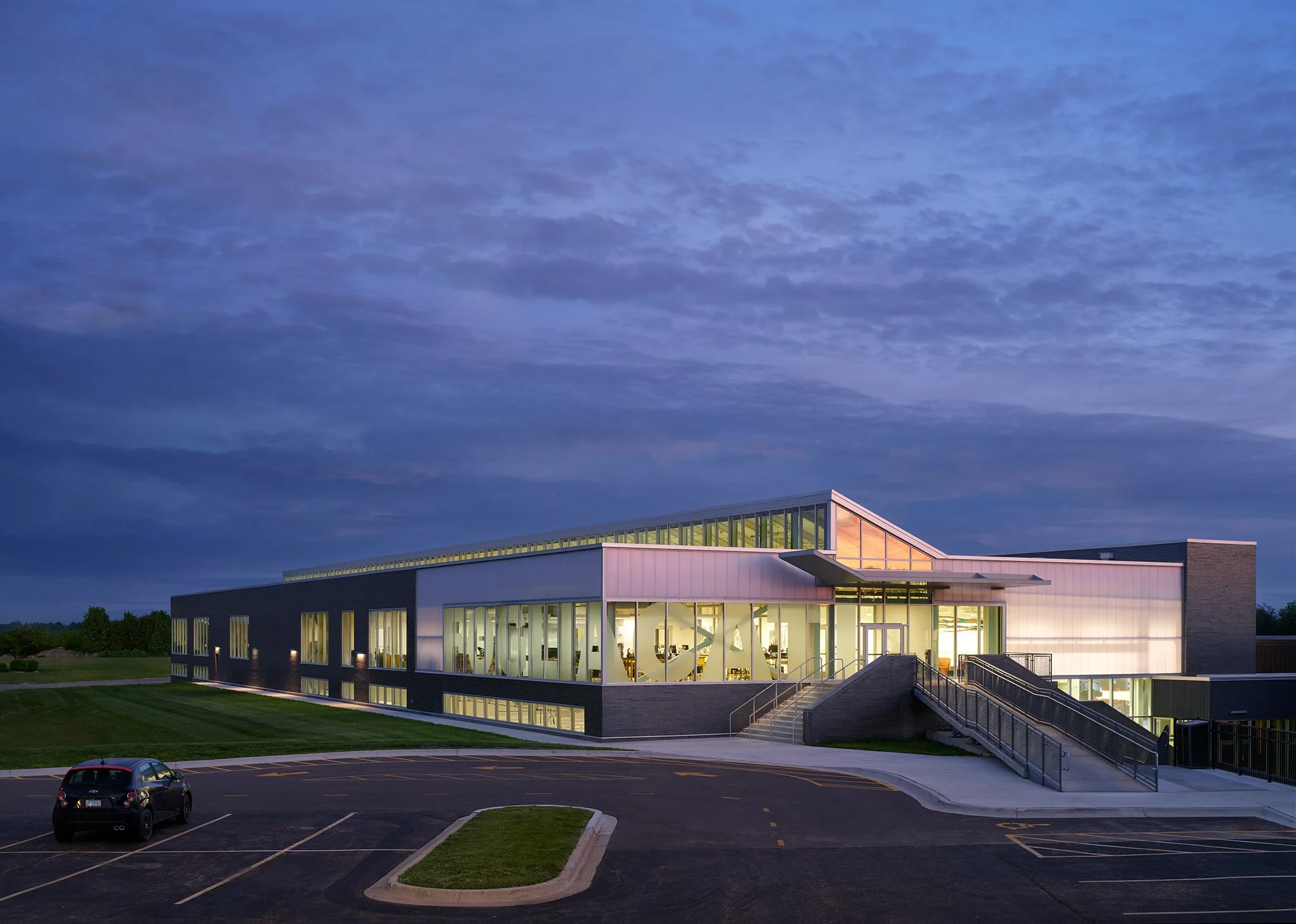  Foglia Center for Advanced Technology and Innovation  Ross Barney Architects  Crystal Lake, IL     Return to Projects  