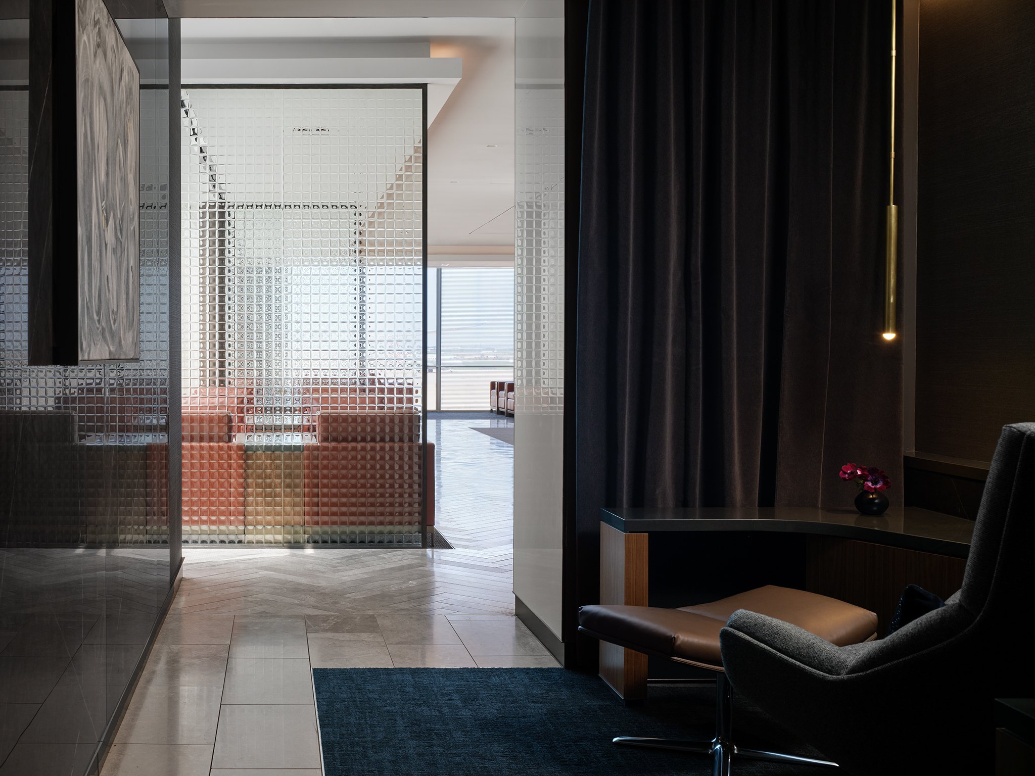  United Polaris Lounge  SCB  Chicago O'Hare International Airport  Chicago. IL     Return to Projects  