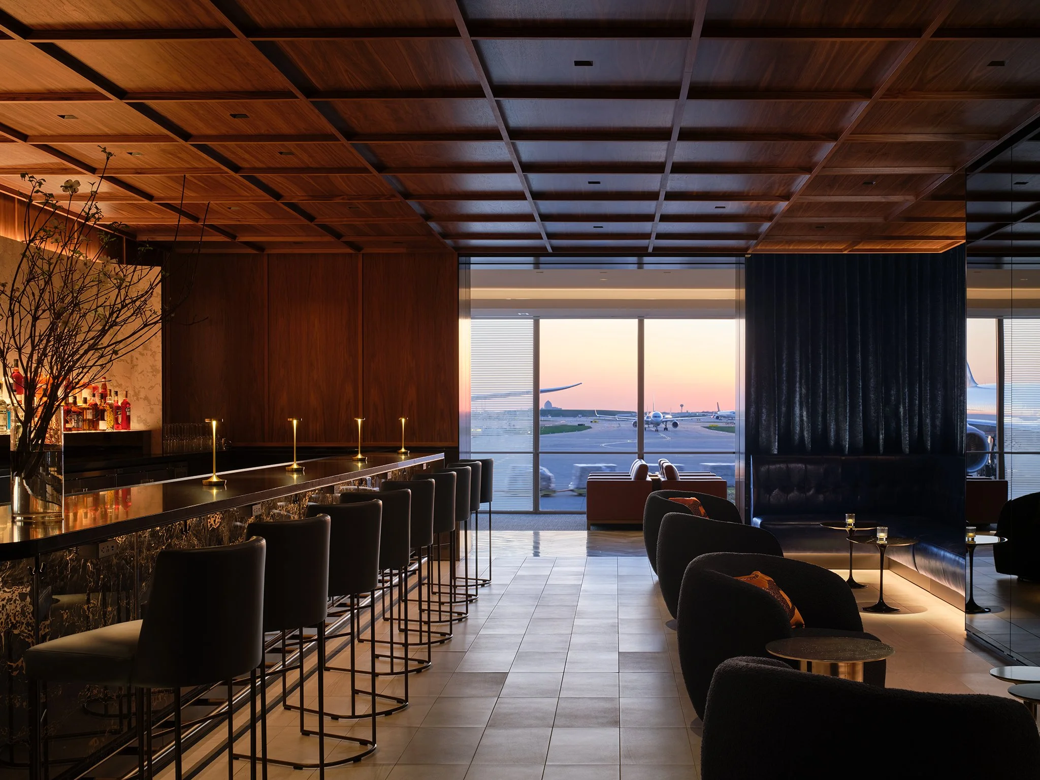  United Polaris Lounge  SCB  Chicago O'Hare International Airport  Chicago. IL     Return to Projects  