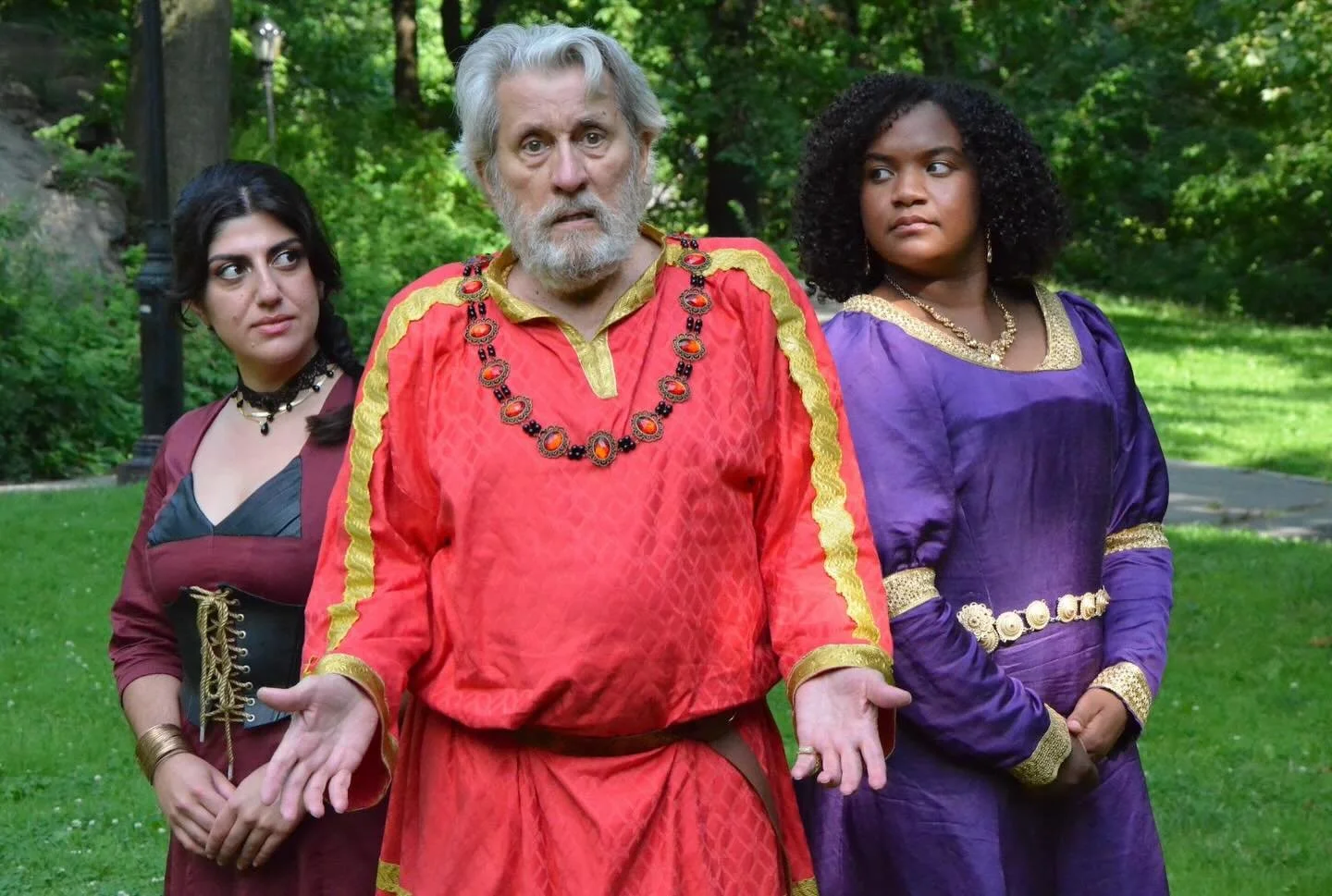 Lear trusts the daughters who tell him what he wants to hear.
He pushes away the one who loves him.

The rest is tragedy. 💀
(This family could&rsquo;ve used therapy.)

From NY Classical&rsquo;s 𝙆𝙞𝙣𝙜 𝙇𝙚𝙖𝙧 (2021)

#NYClassical
#Shakespeare
#Th