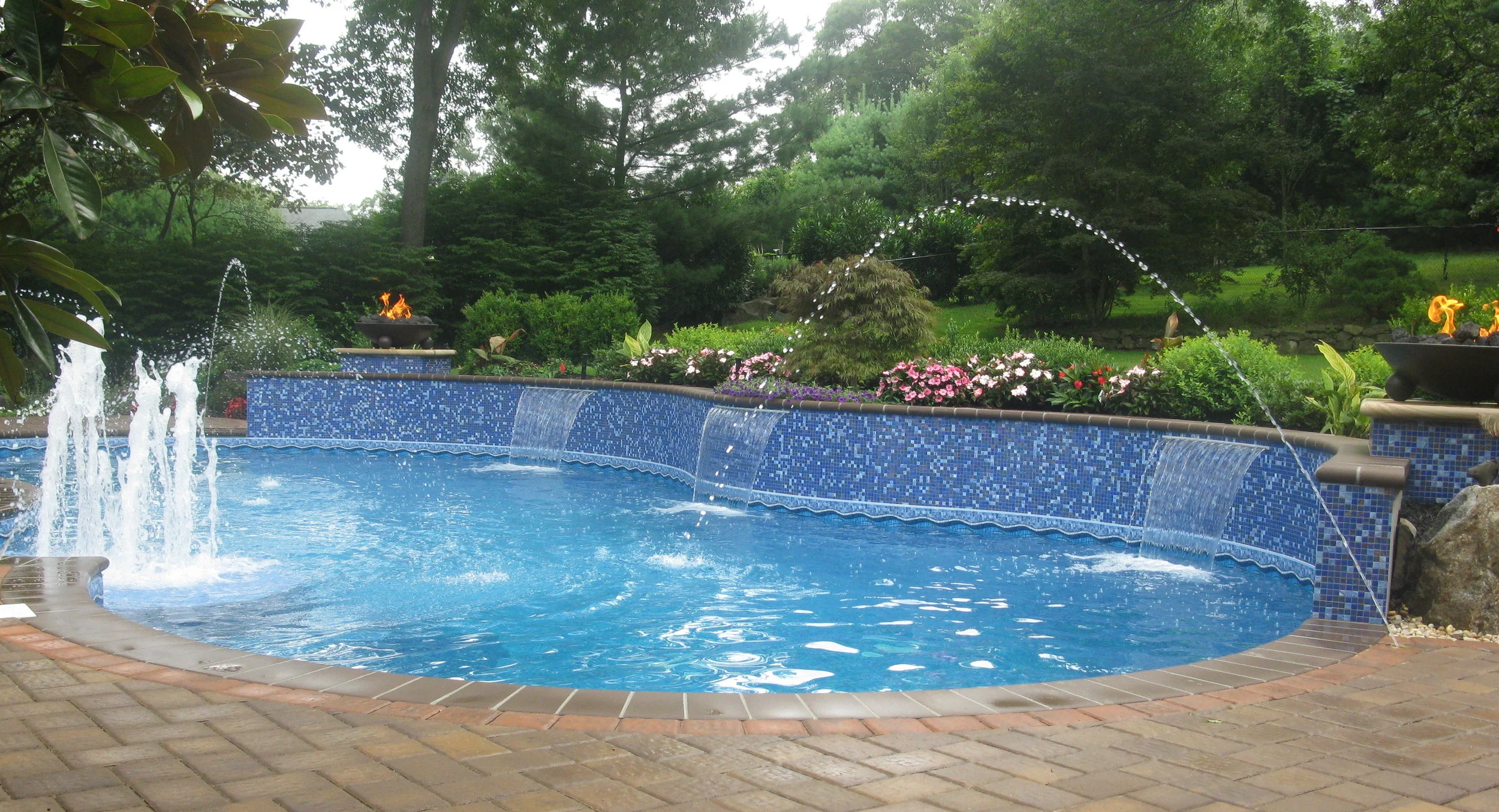 drain and clean pool service