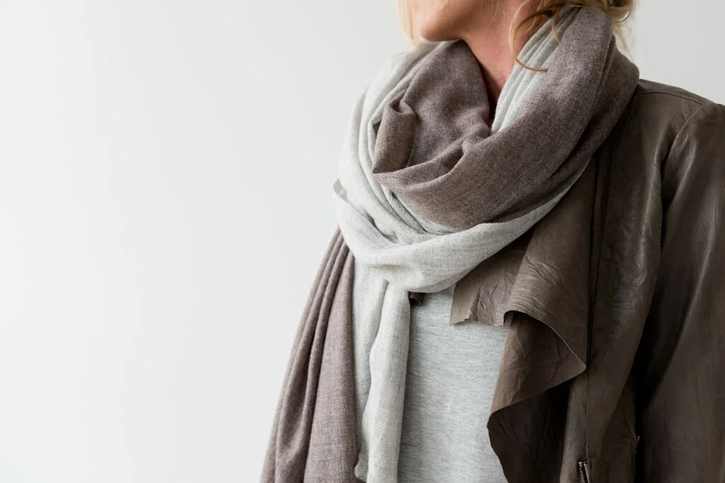 Shawl Christina 02 Dark Brown/ Lt Grey