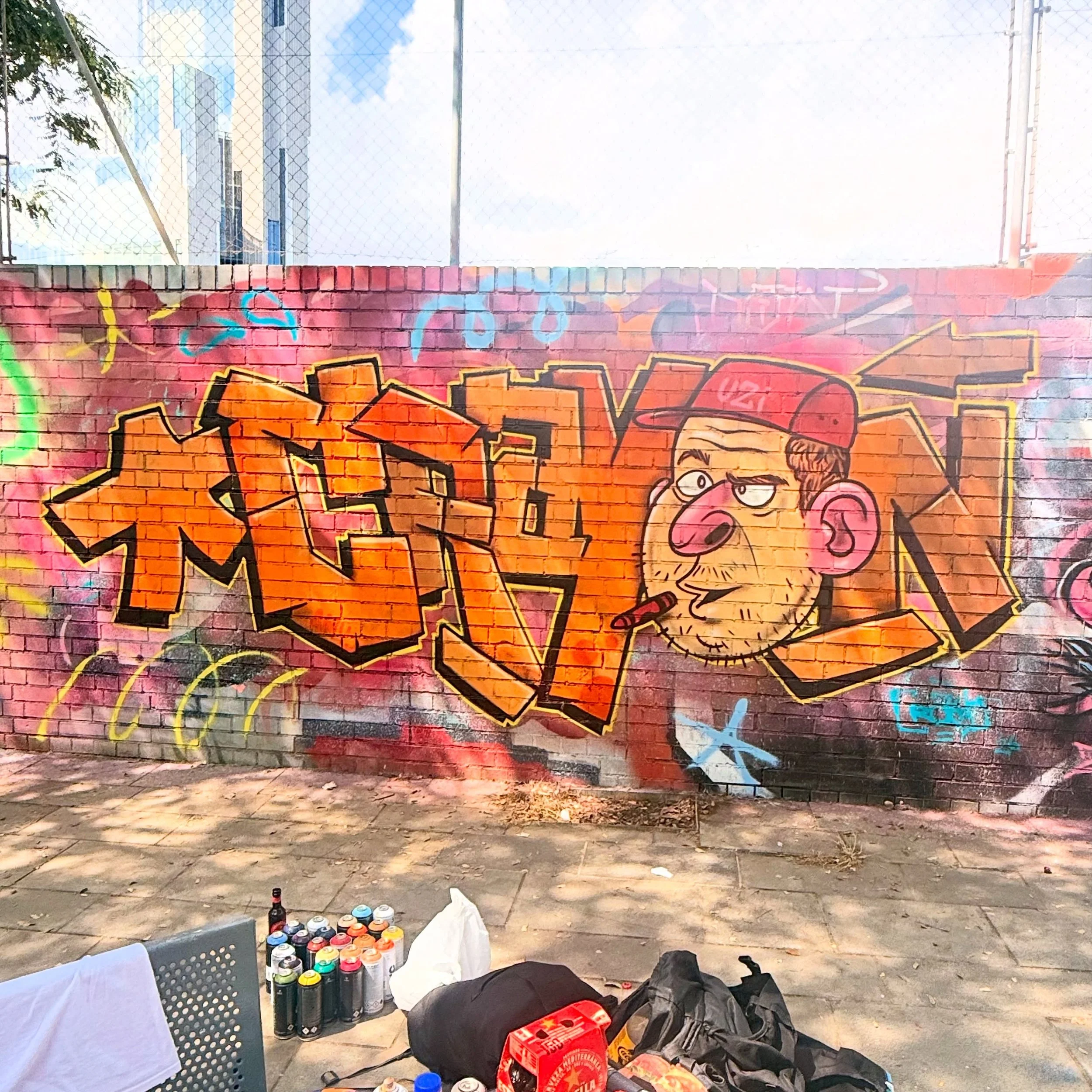 And that&rsquo;s a wrap - last day in Barcelona . This was full scrappy can piece just going through the dregs and trying to rinse my cans before heading home . Nice and shady but hard to photograph ✈️ #barcelona #graffletters #letterporn #barcelonag